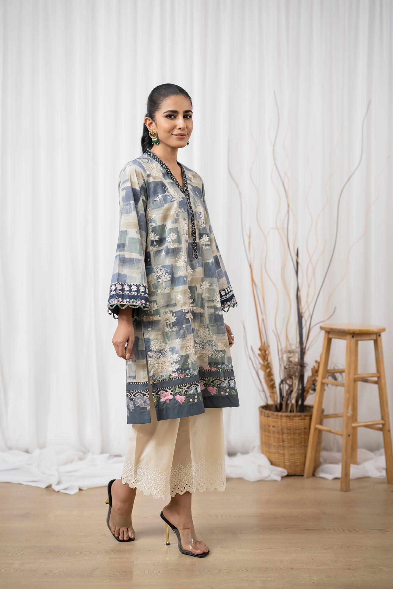DC-0417 BLUE EMBROIDERED KURTA