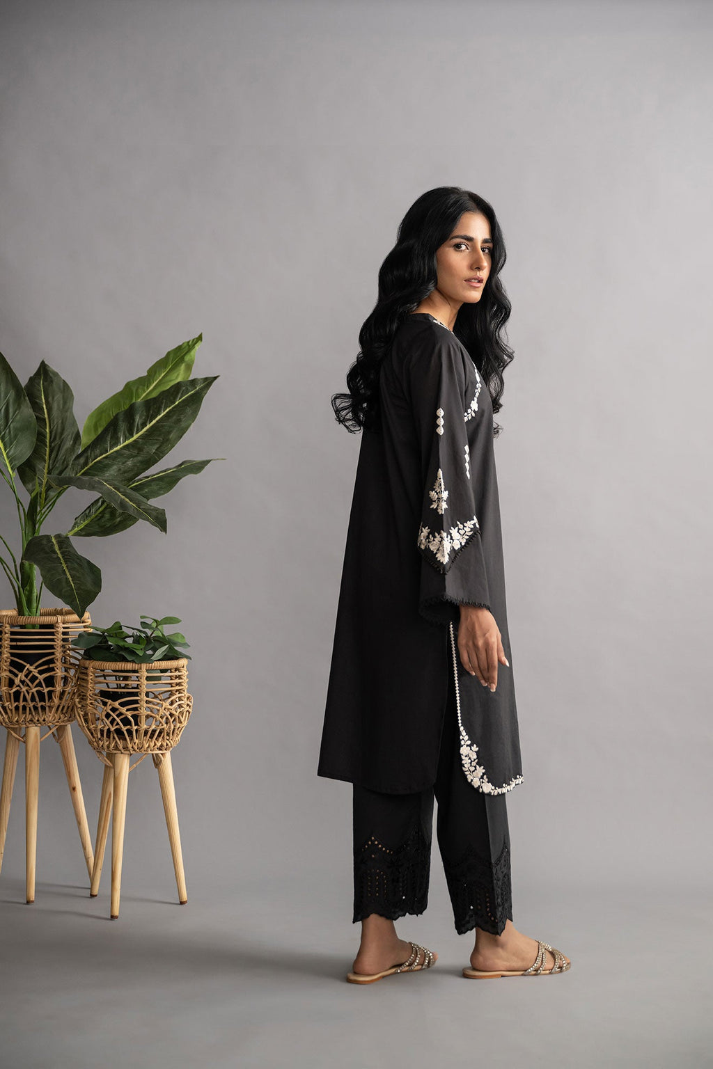DC-0423 Black Embroidered Kurta