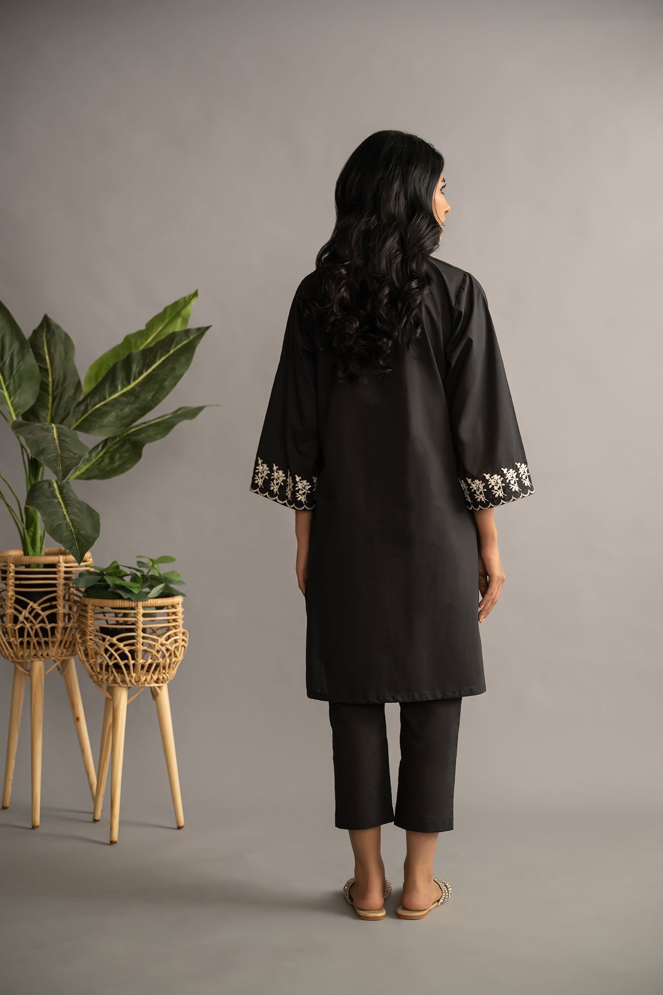 DC-0424 Black Embroidered Kurta