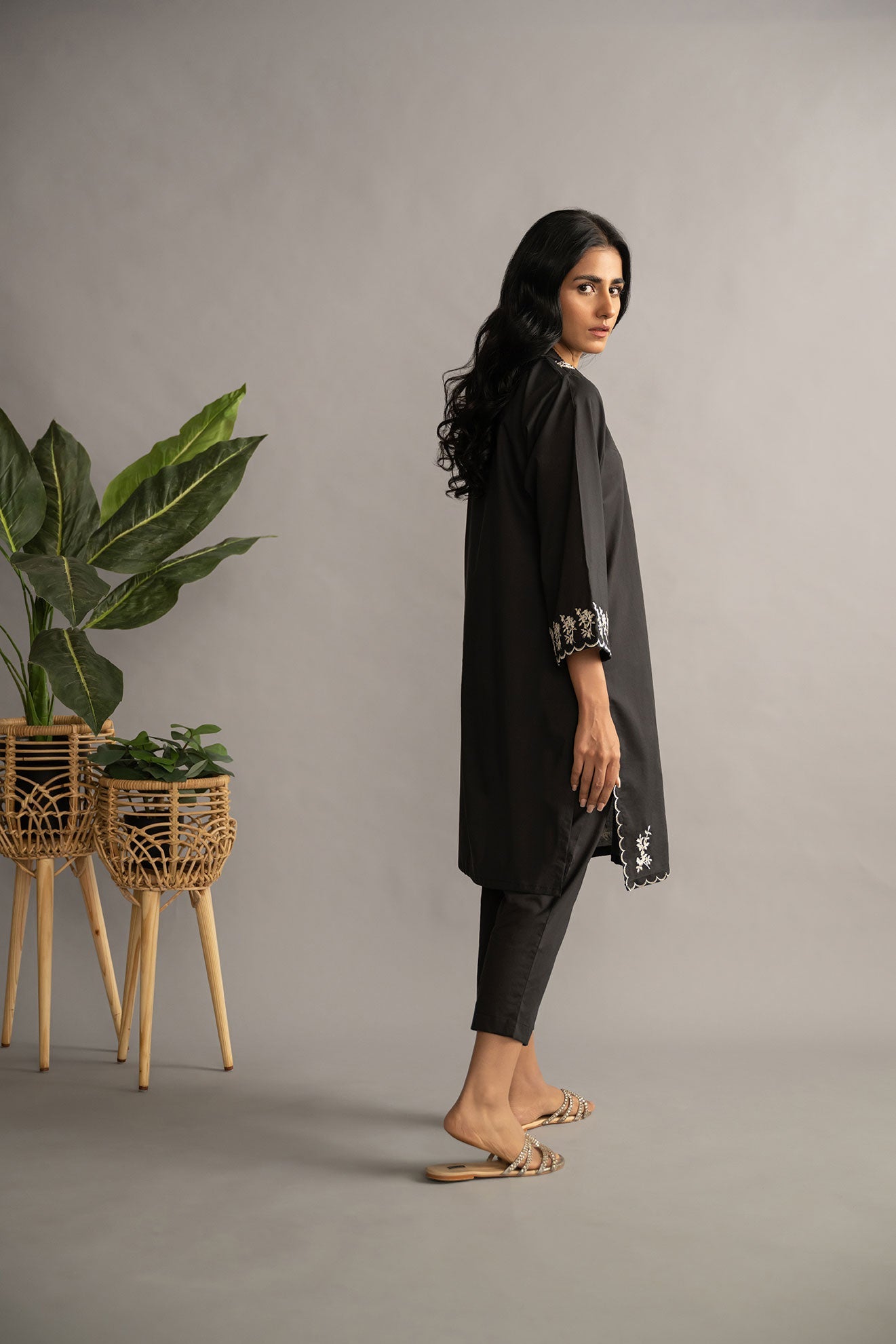DC-0424 Black Embroidered Kurta