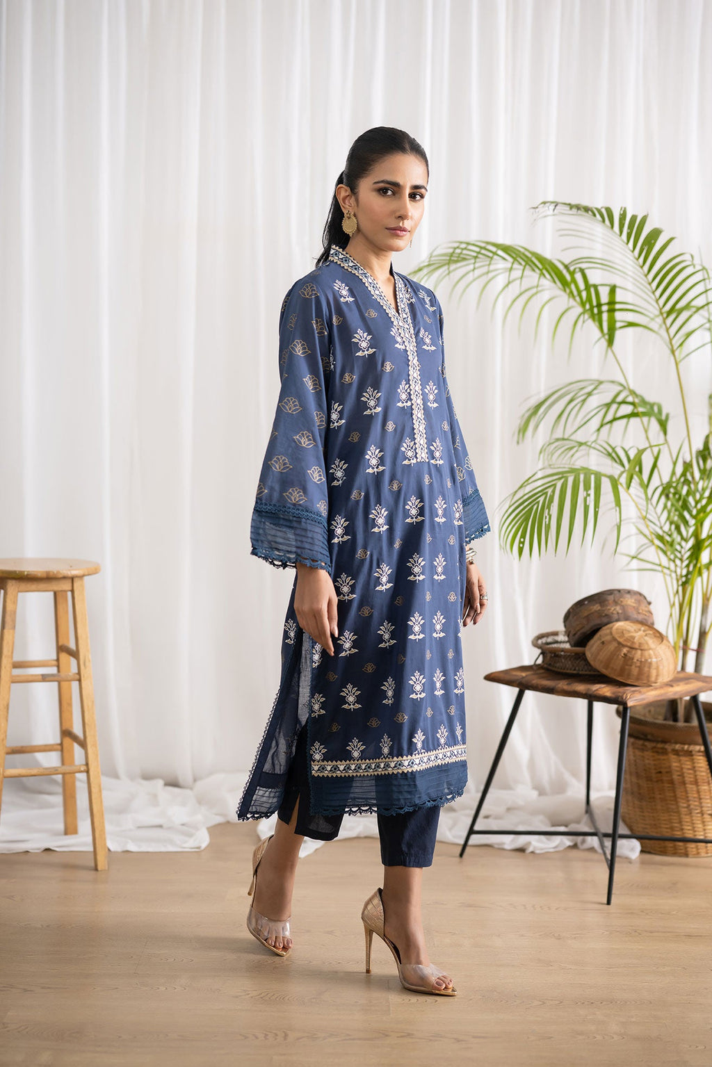 DC-0432 BLUE EMBROIDERED KURTA