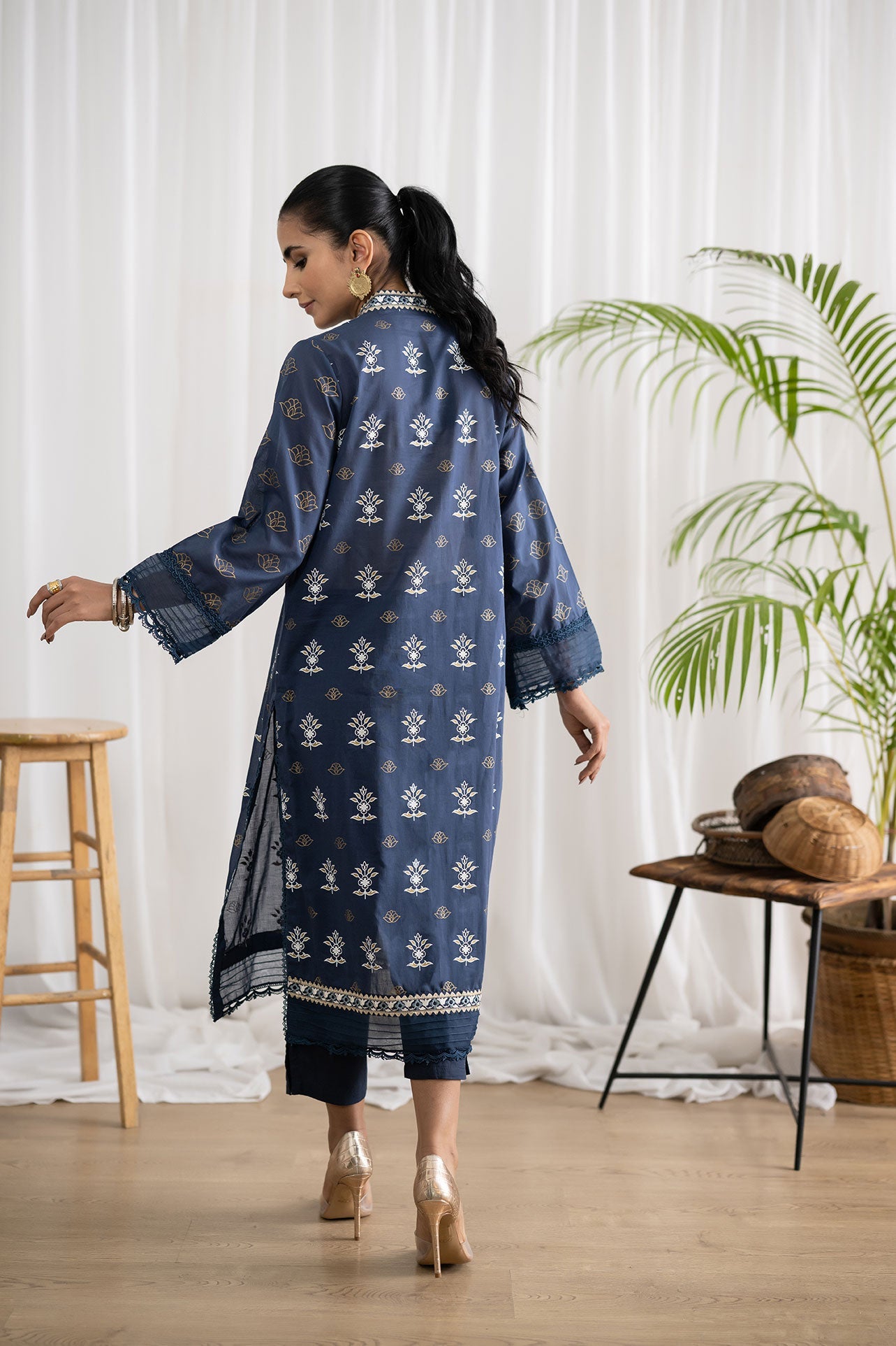 DC-0432 BLUE EMBROIDERED KURTA