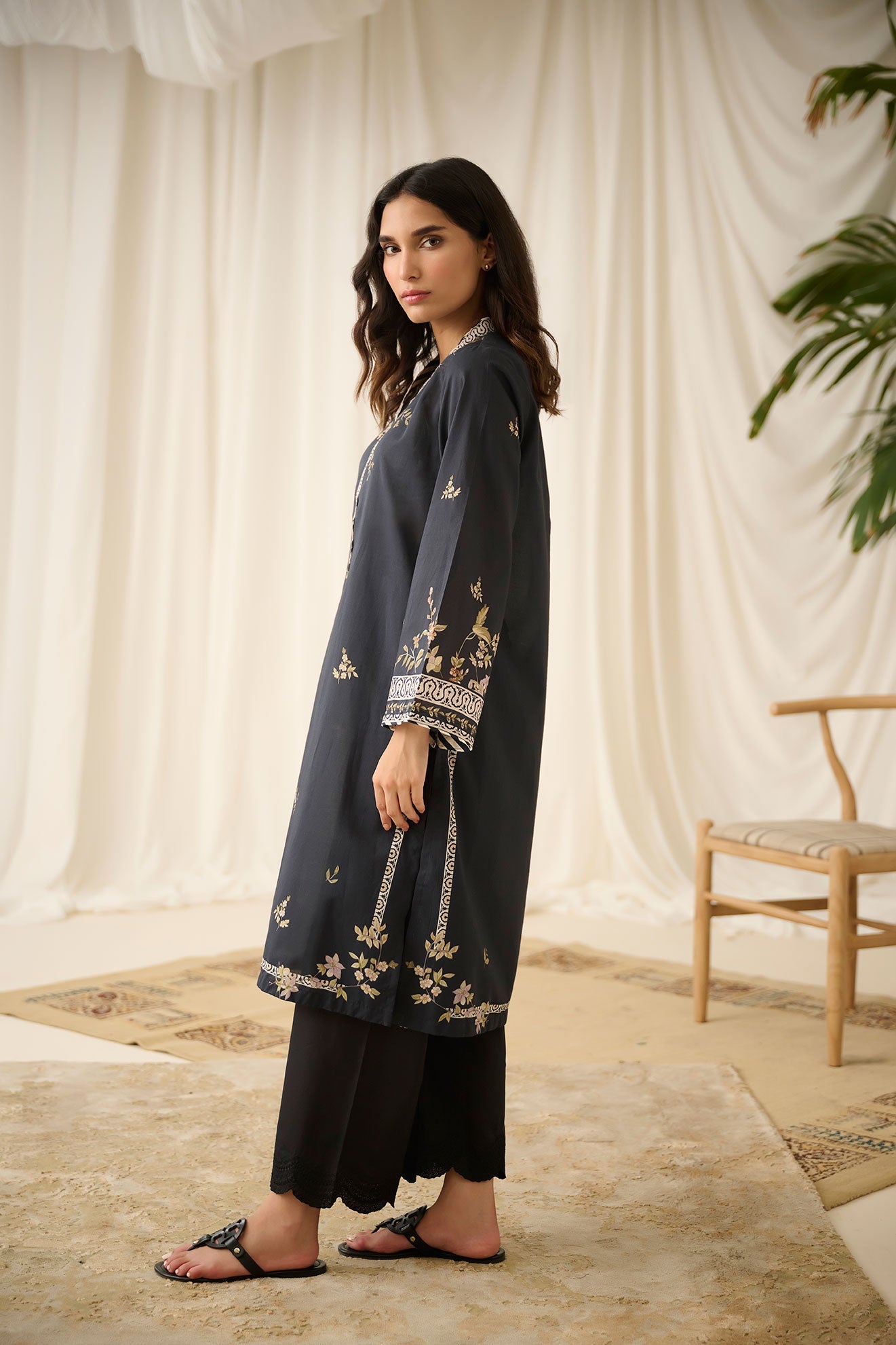 DC-0513 BLACK DIGITAL PRINTED KURTA