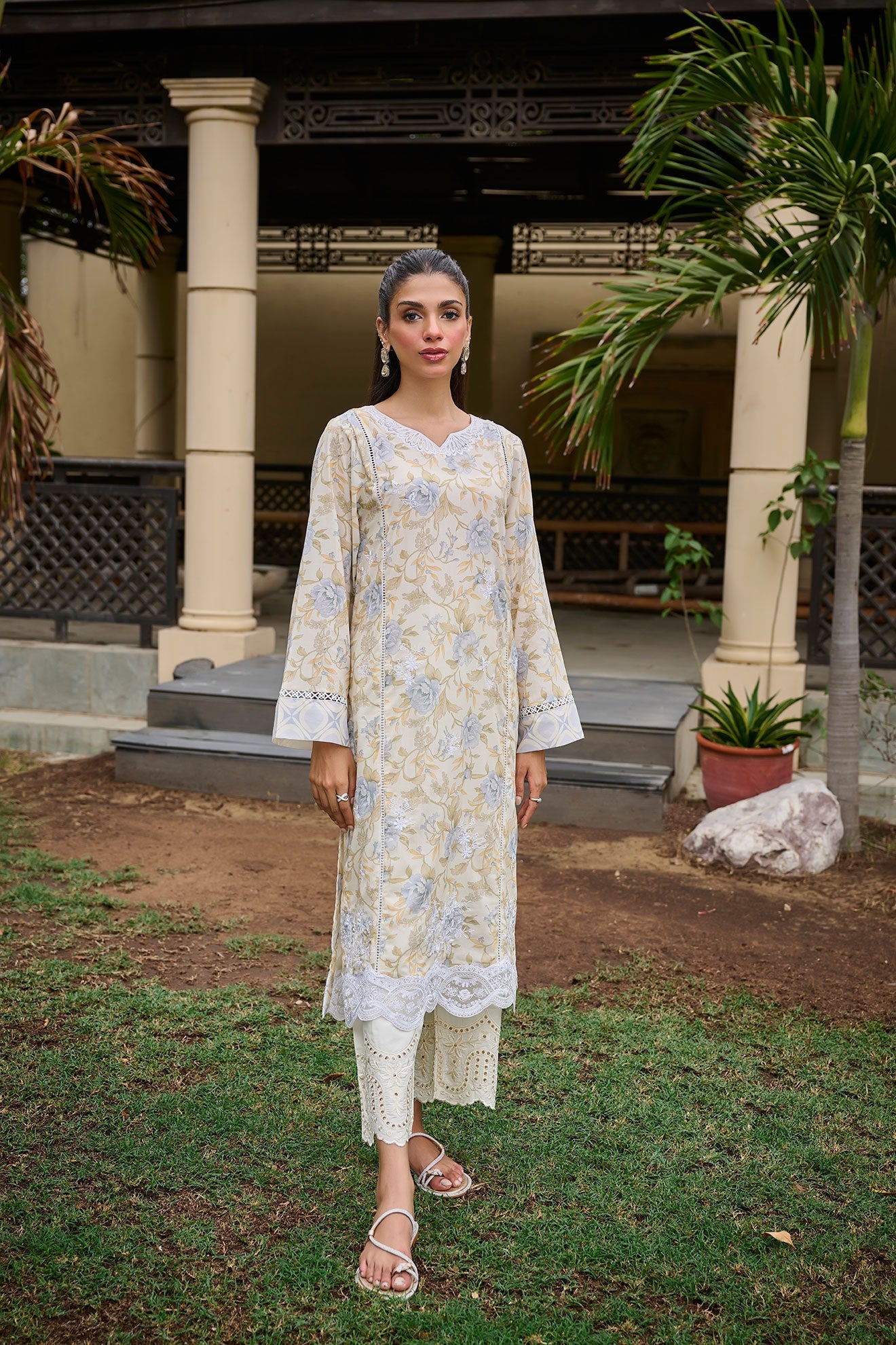 DC-0532 BEIGE EMBROIDERED KURTA