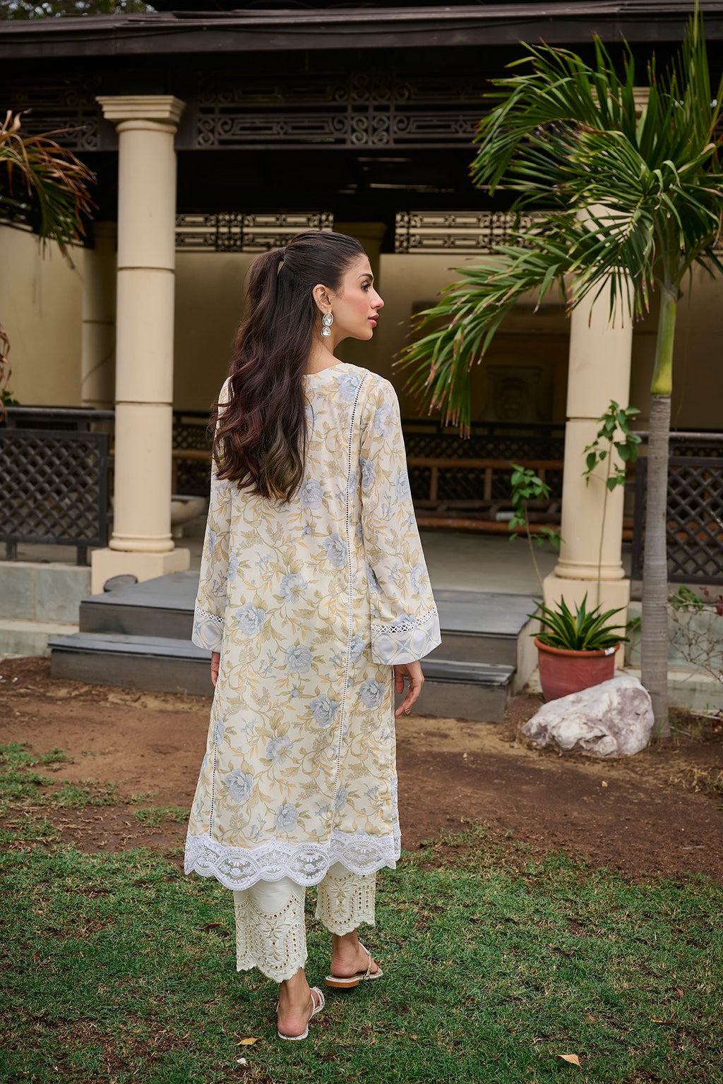 DC-0532 BEIGE EMBROIDERED KURTA
