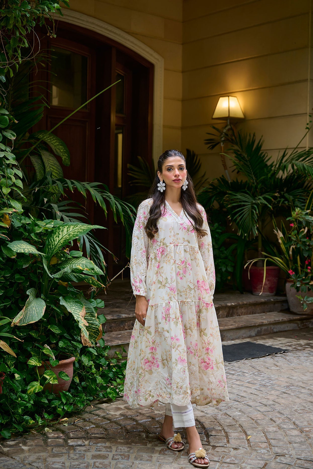 DC-0534 BEIGE EMBROIDERED KURTA