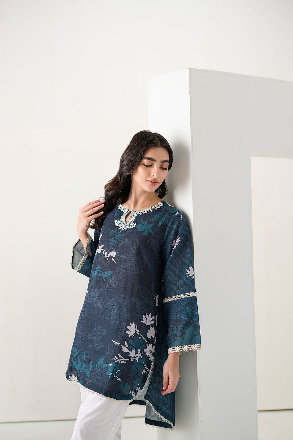 DC-0542 BLUE PRINTED EMBROIDERED KURTA