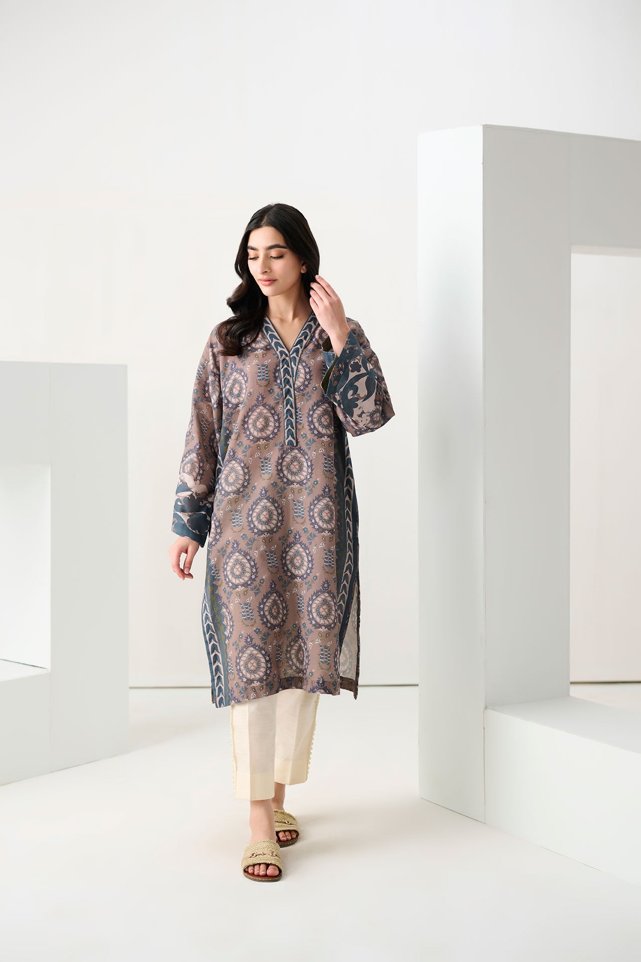 DC-0544 BROWN DIGITAL PRINTED KURTA