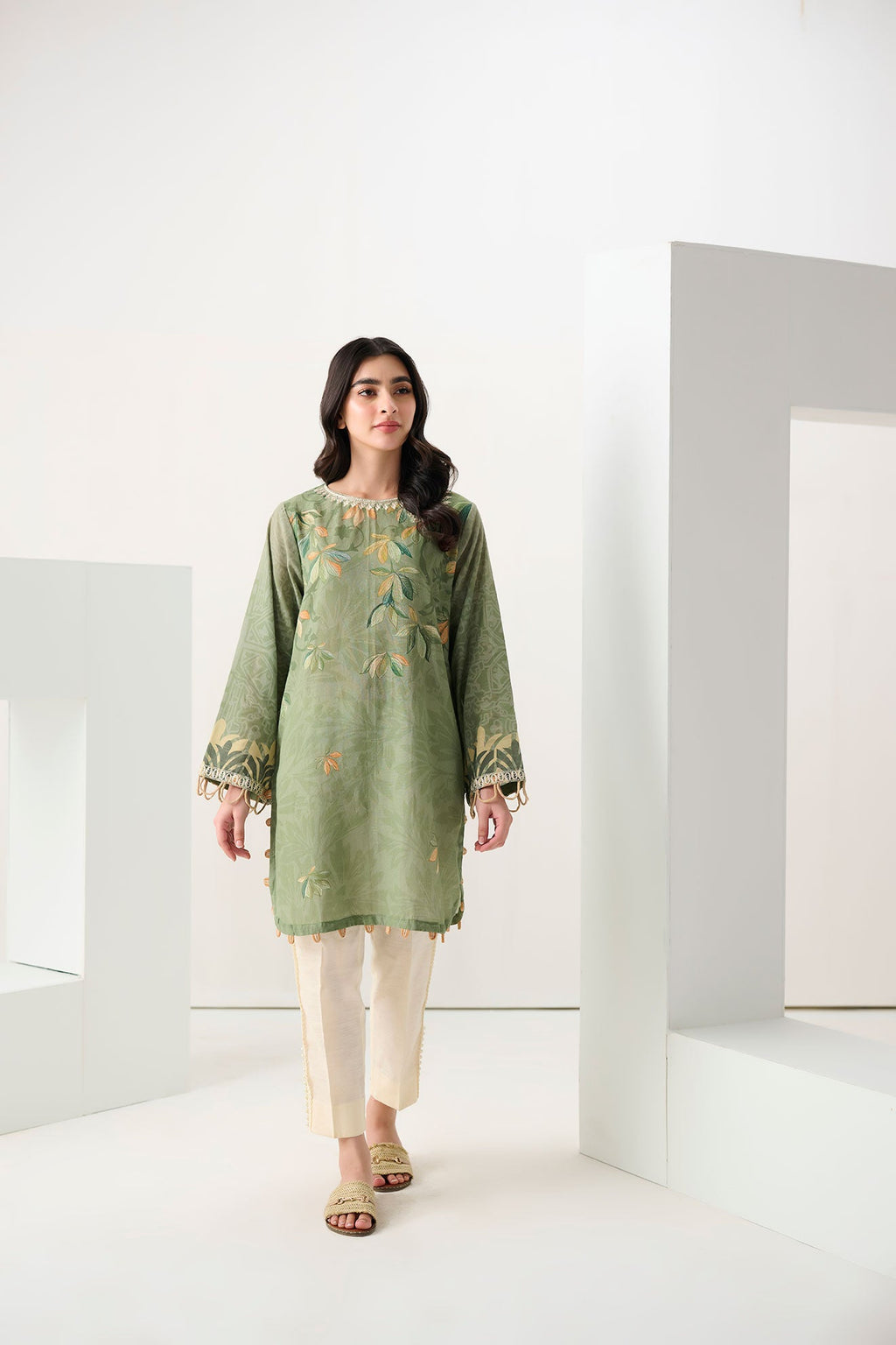 DC-0550 GREEN PRINTED EMBROIDERED KURTA