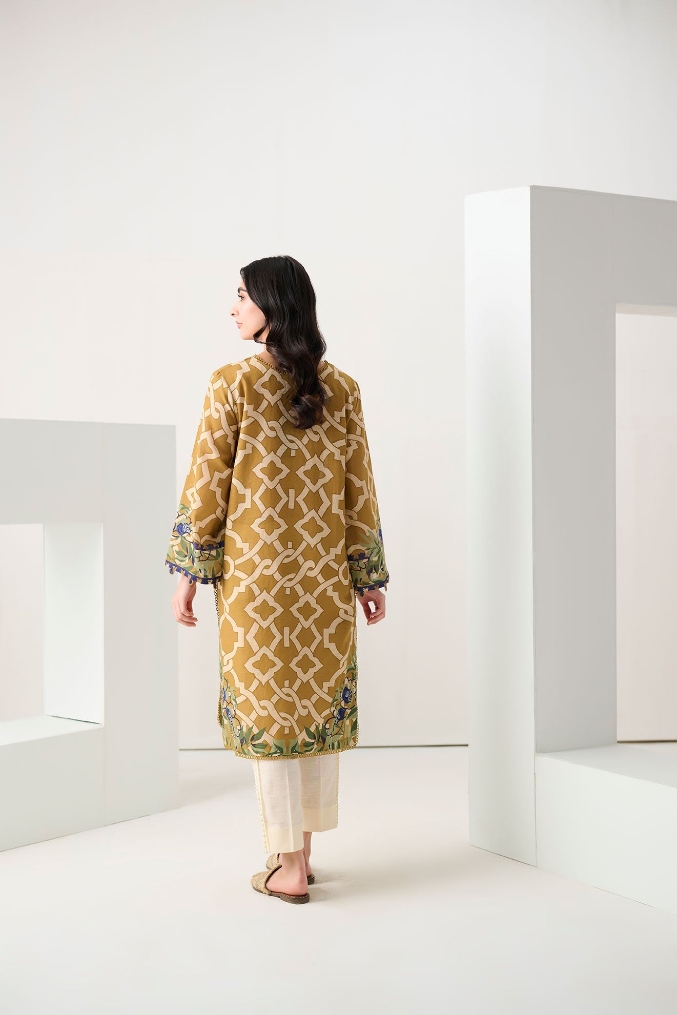 DC-0557 BROWN DIGITAL PRINTED KURTA