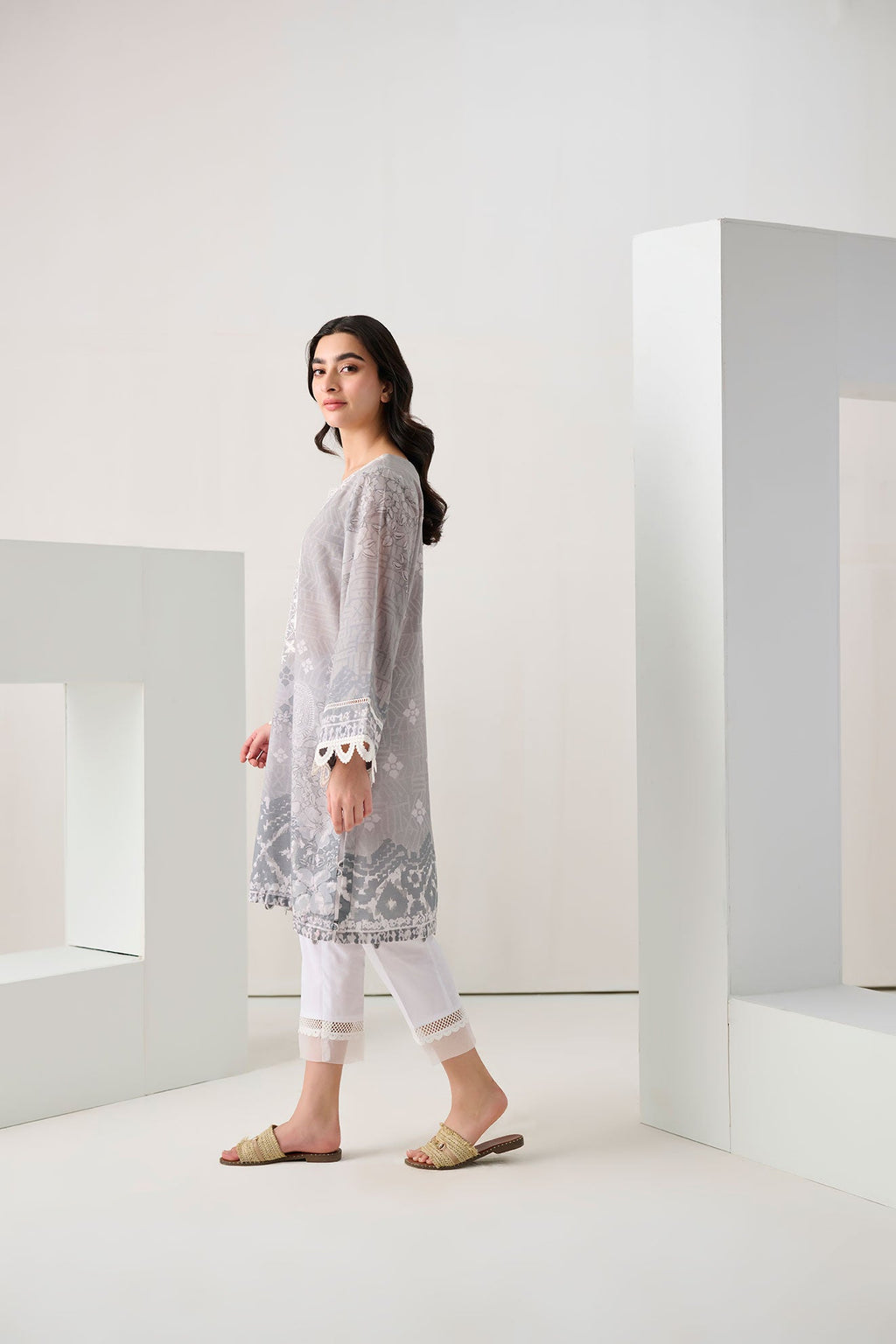 DC-0562 GREY EMBROIDERED KURTA