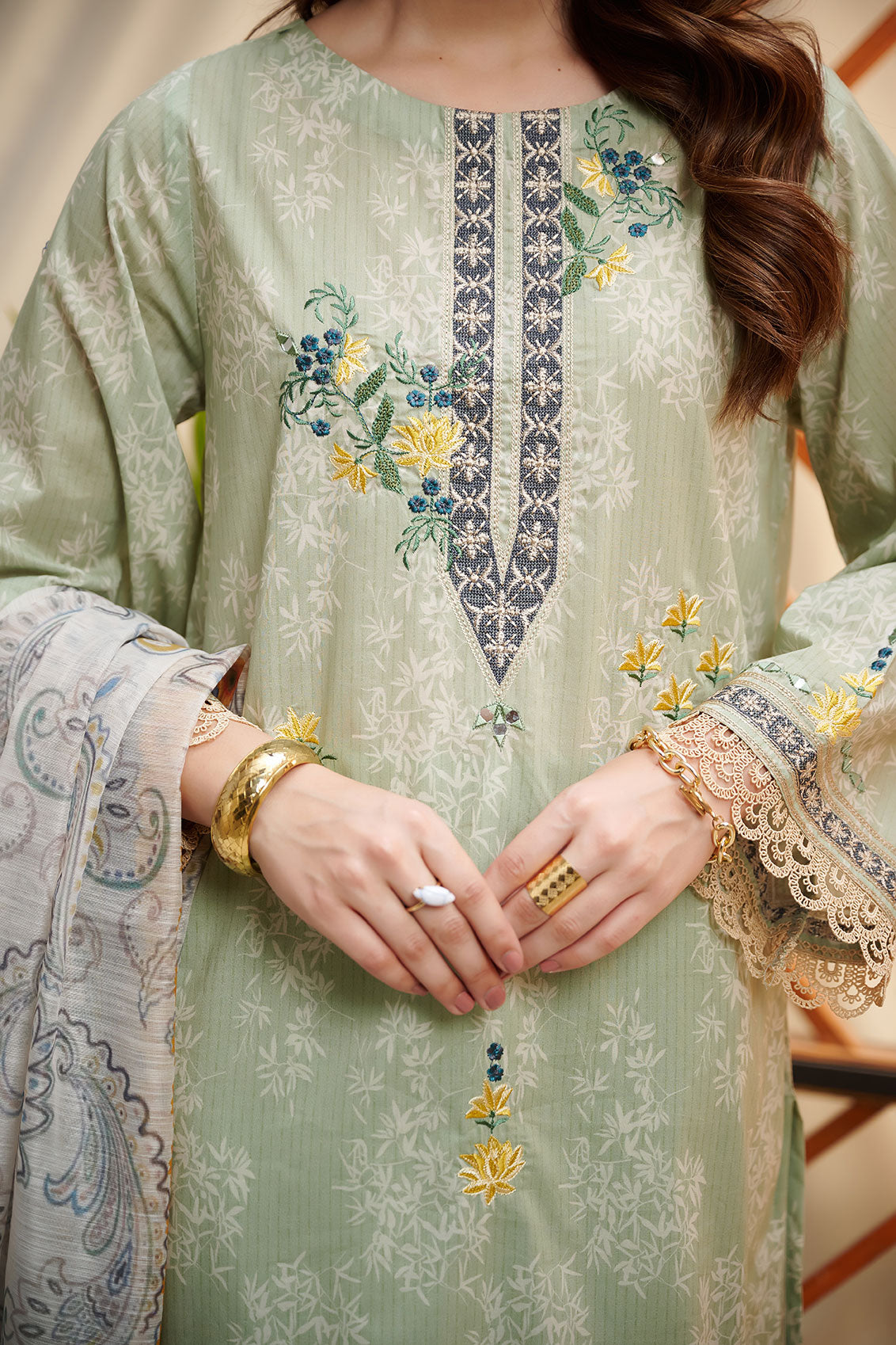 DC-2041 GREEN 2PCS EMBROIDERED KURTA WITH DUPATTA