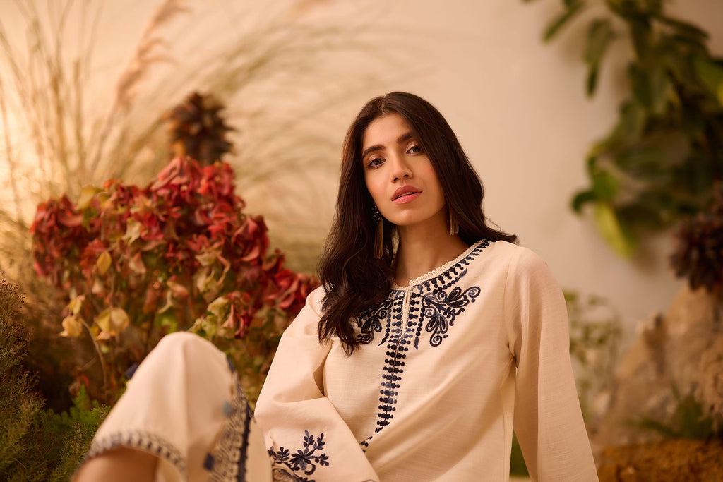 DC-2117 OFFWHITE KHADDAR 2PCS EMBROIDERED KURTA WITH TROUSER