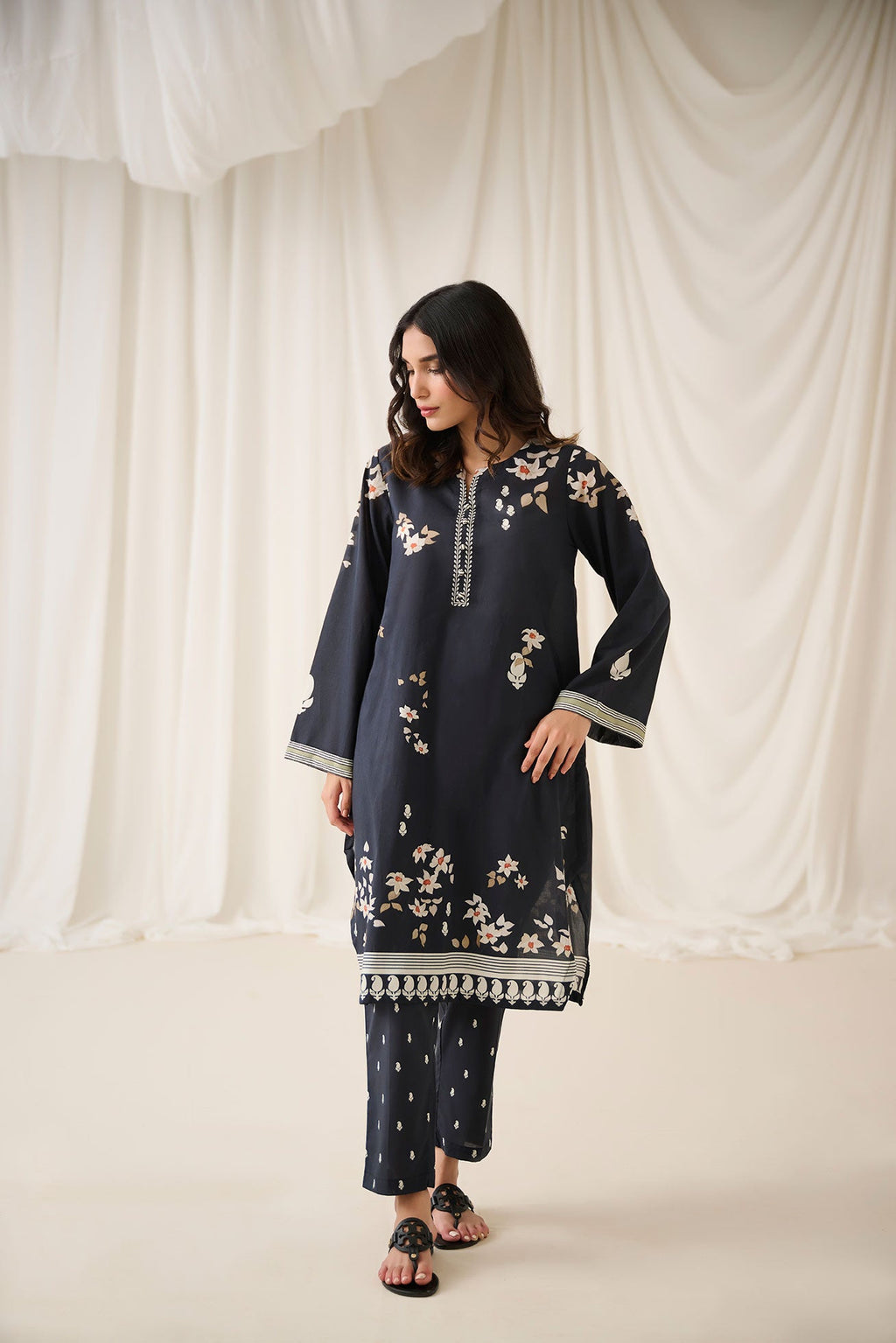 DC-2190 BLACK 2PCS  PRINTED KURTA WITH TROUSER