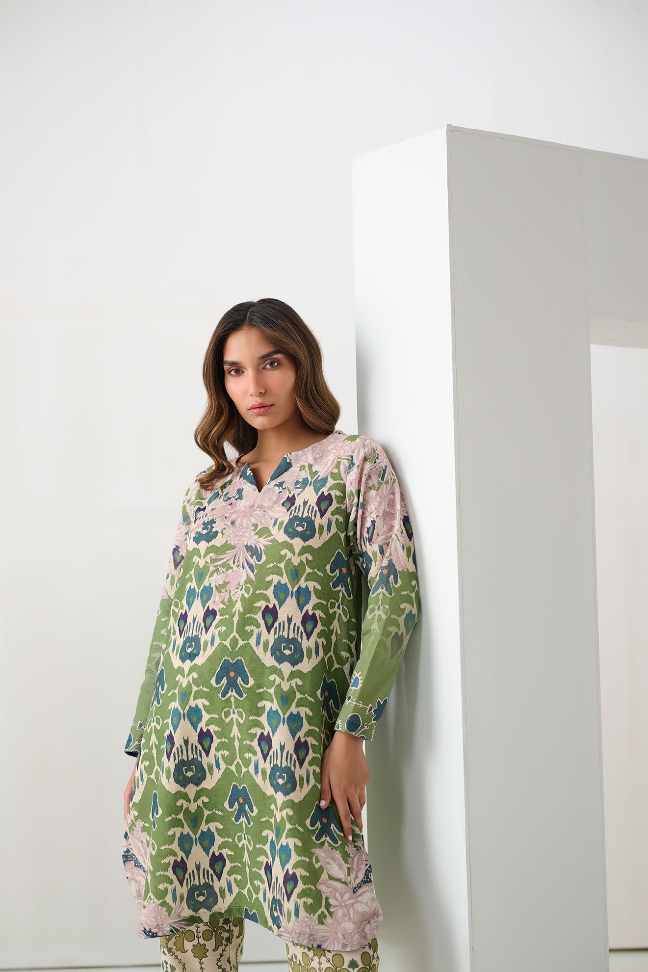 DC-2271 GREEN 2PCS  EMBROIDERED KURTA WITH TROUSER