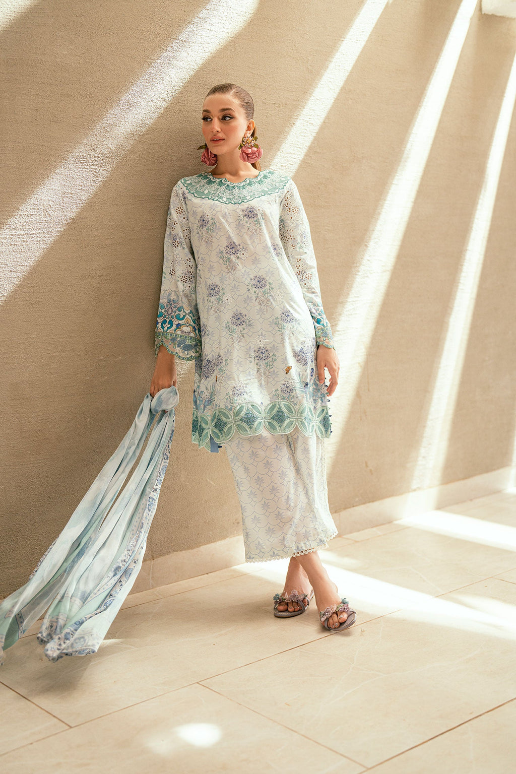 SS25DC-2537 SKY BLUE LAWN 2PCS EMBROIDERED KURTA WITH TROUSER