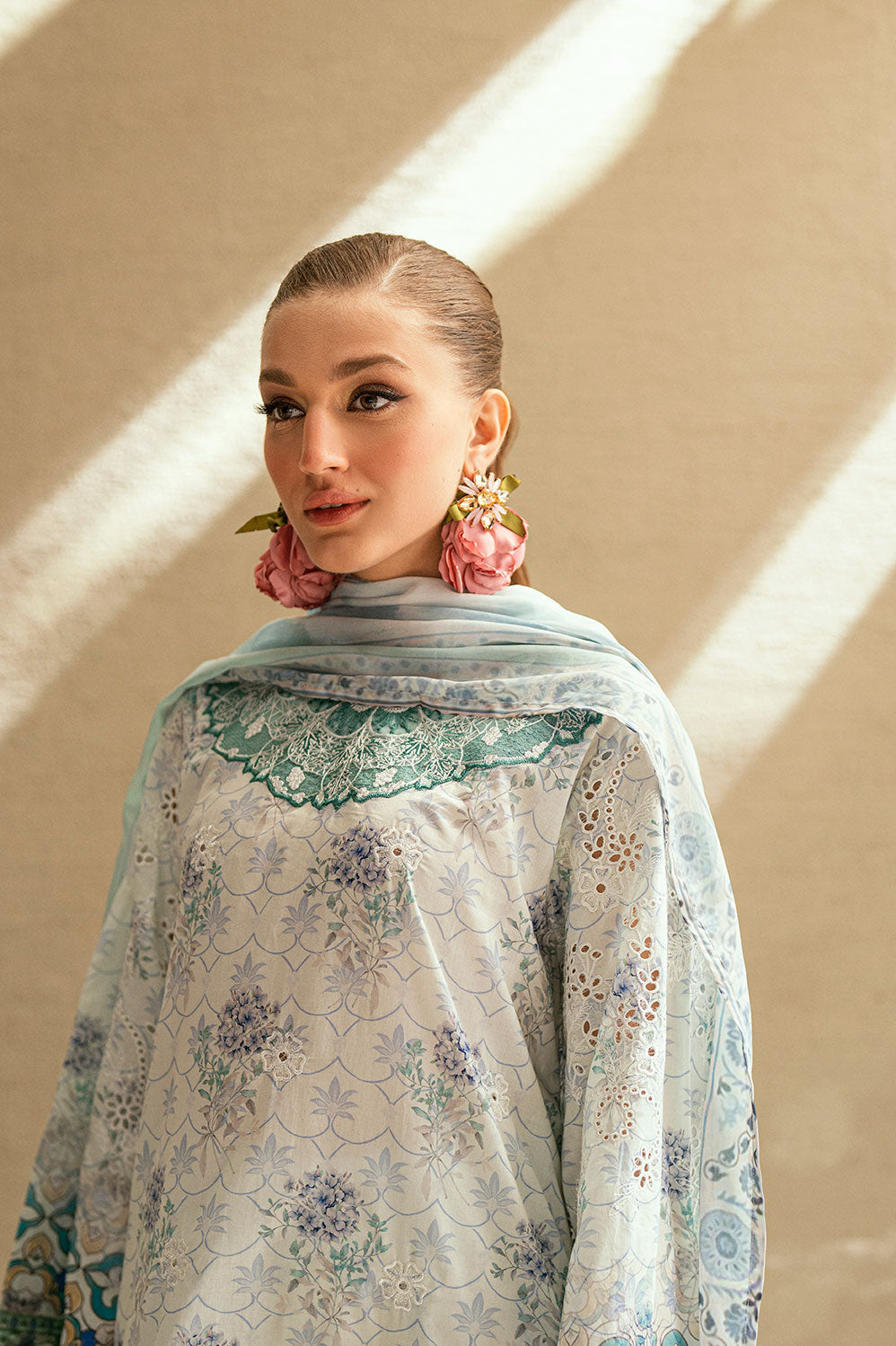 SS25DC-2537 SKY BLUE LAWN 2PCS EMBROIDERED KURTA WITH TROUSER
