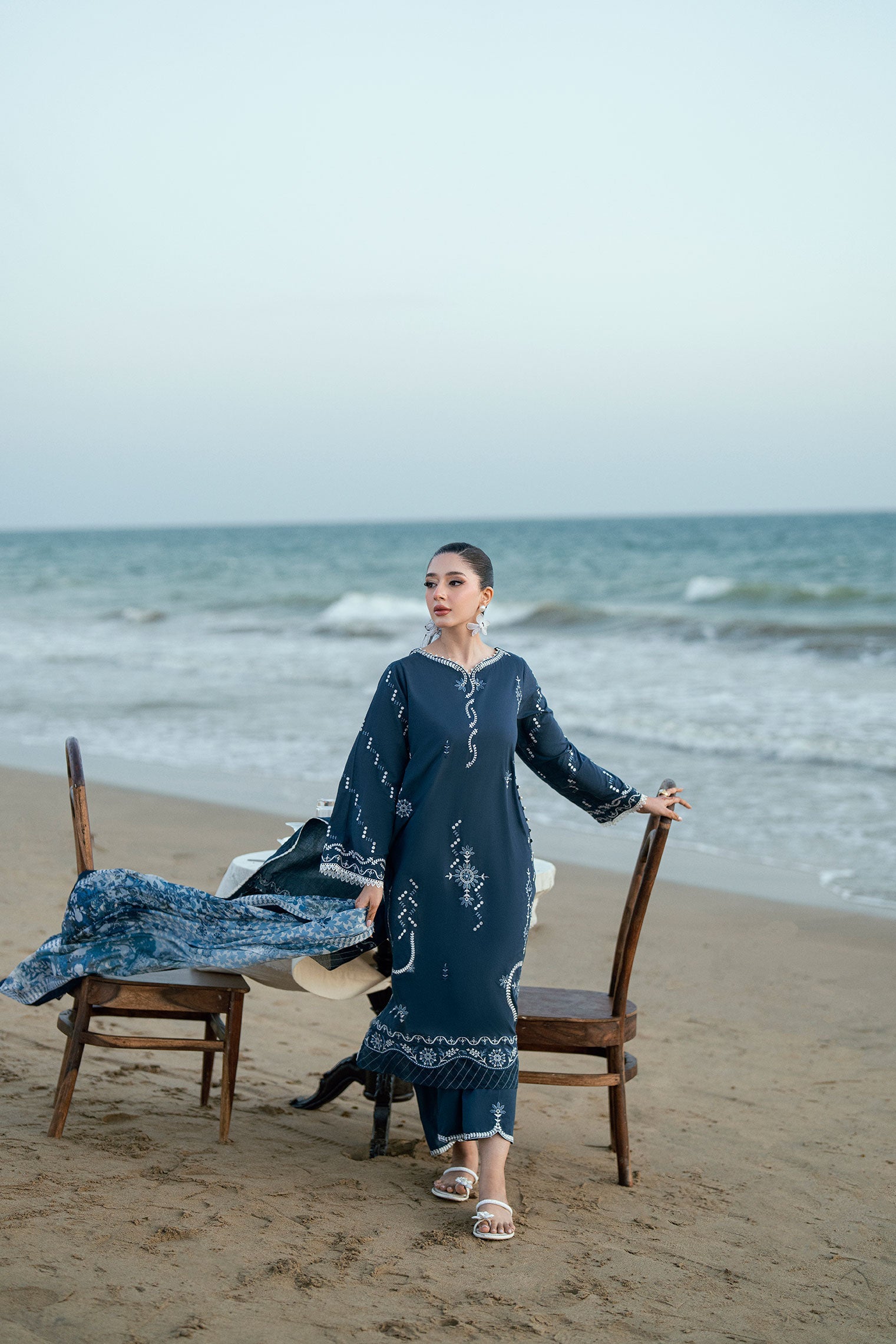 SS25DD-2542  NAVY BLUE DUPATTA