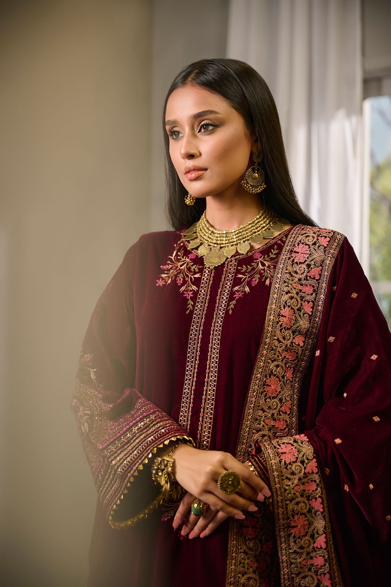 DD-0884 MAROON VELVET SHAWL