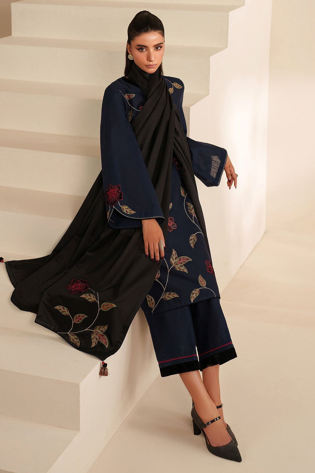 EMBROIDERED KHADDAR UW-0216