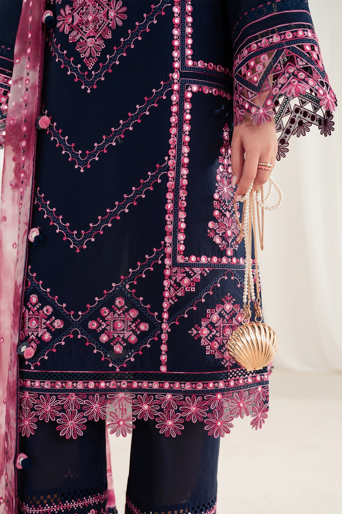 EMBROIDERED LAWN IL25-D01