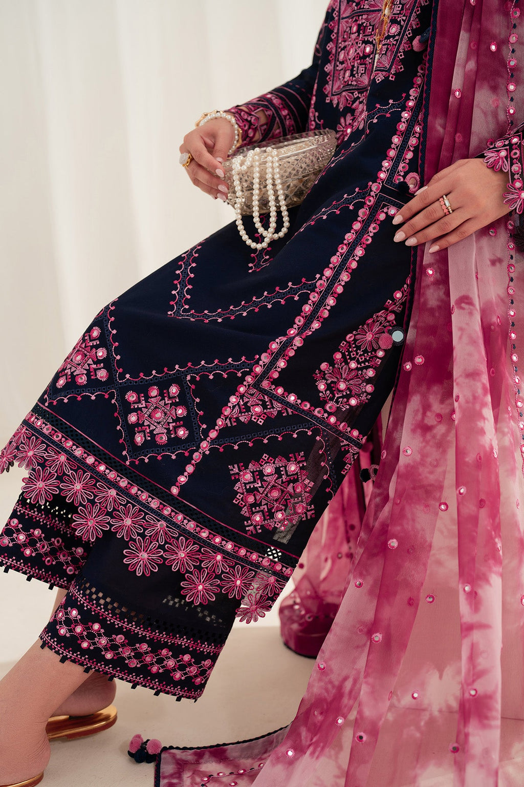 EMBROIDERED LAWN IL25-D01