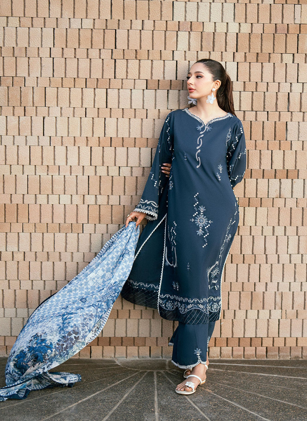 SS25DC-2542 NAVY BLUE LAWN 2PCS EMBROIDERED KURTA WITH TROUSER
