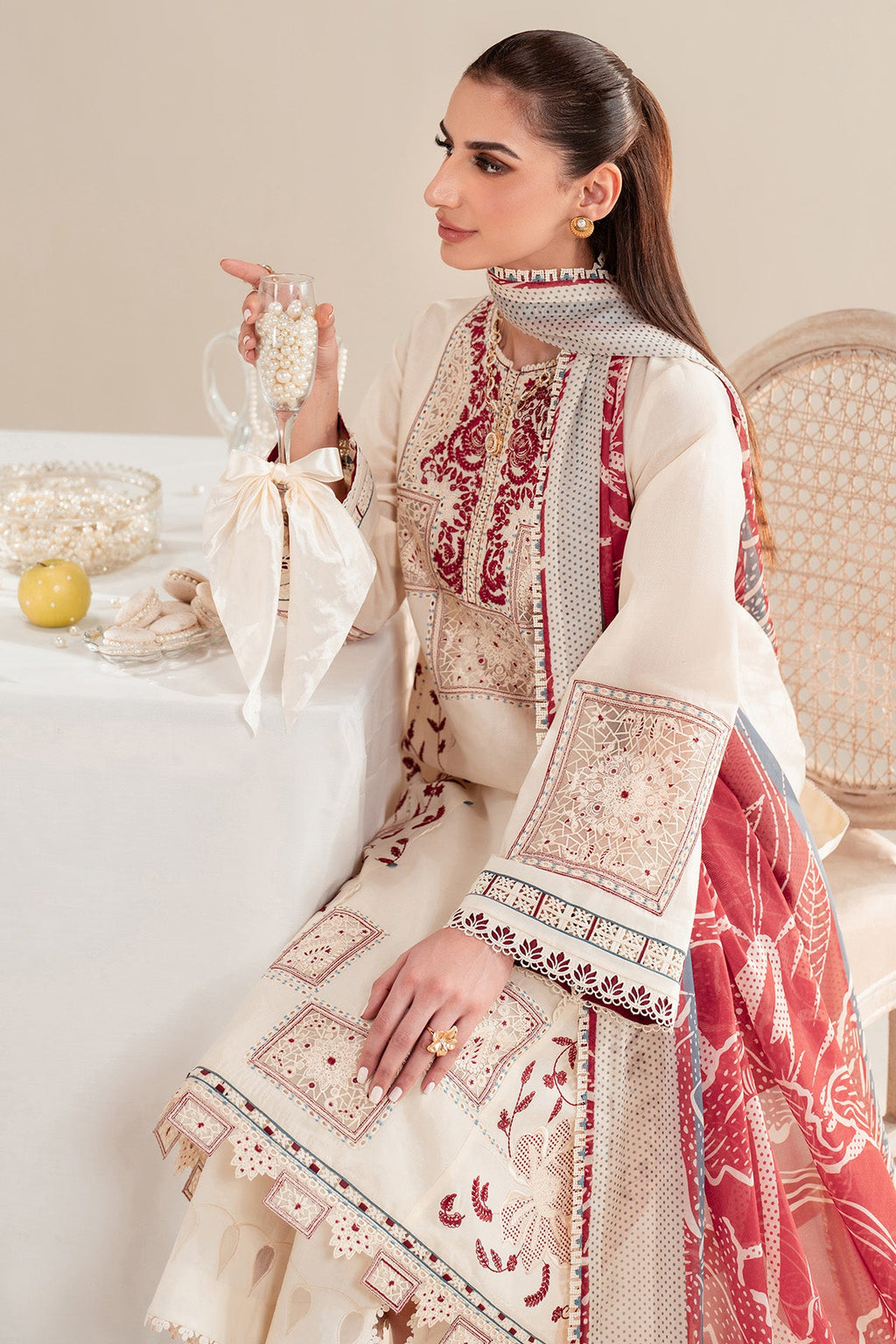 EMBROIDERED LAWN IL25-D02