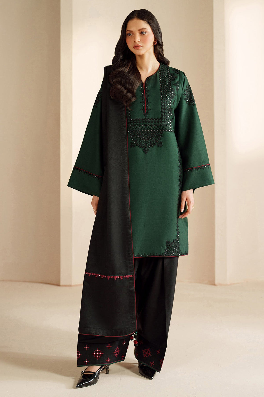 EMBROIDERED KARANDI UW-0206