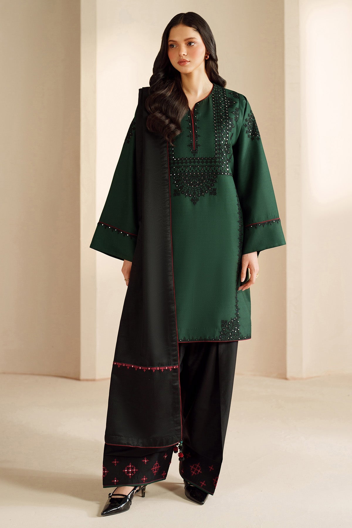 EMBROIDERED KARANDI UW-0206