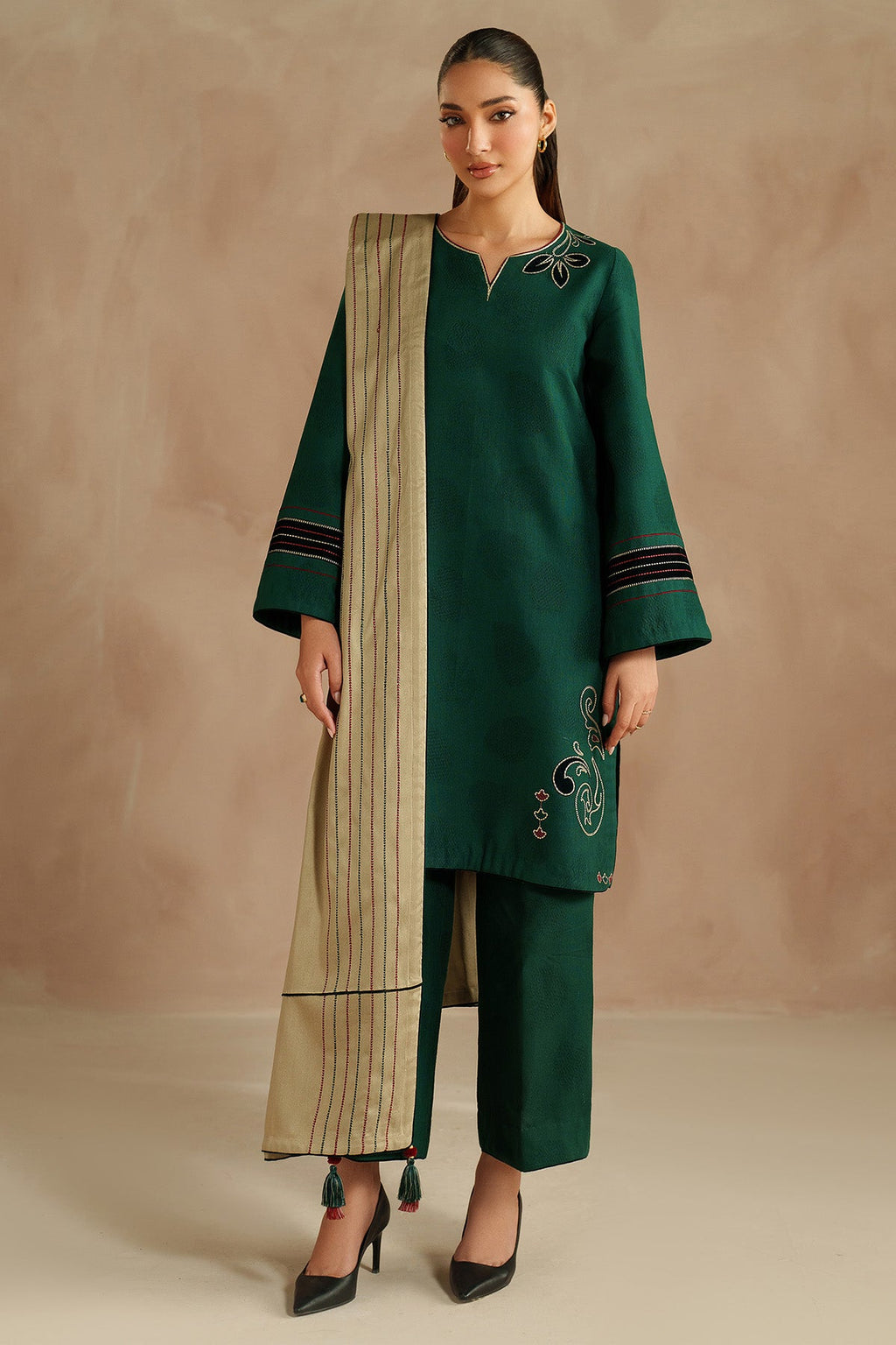 EMBROIDERED JACQUARD KHADDAR UW-0168