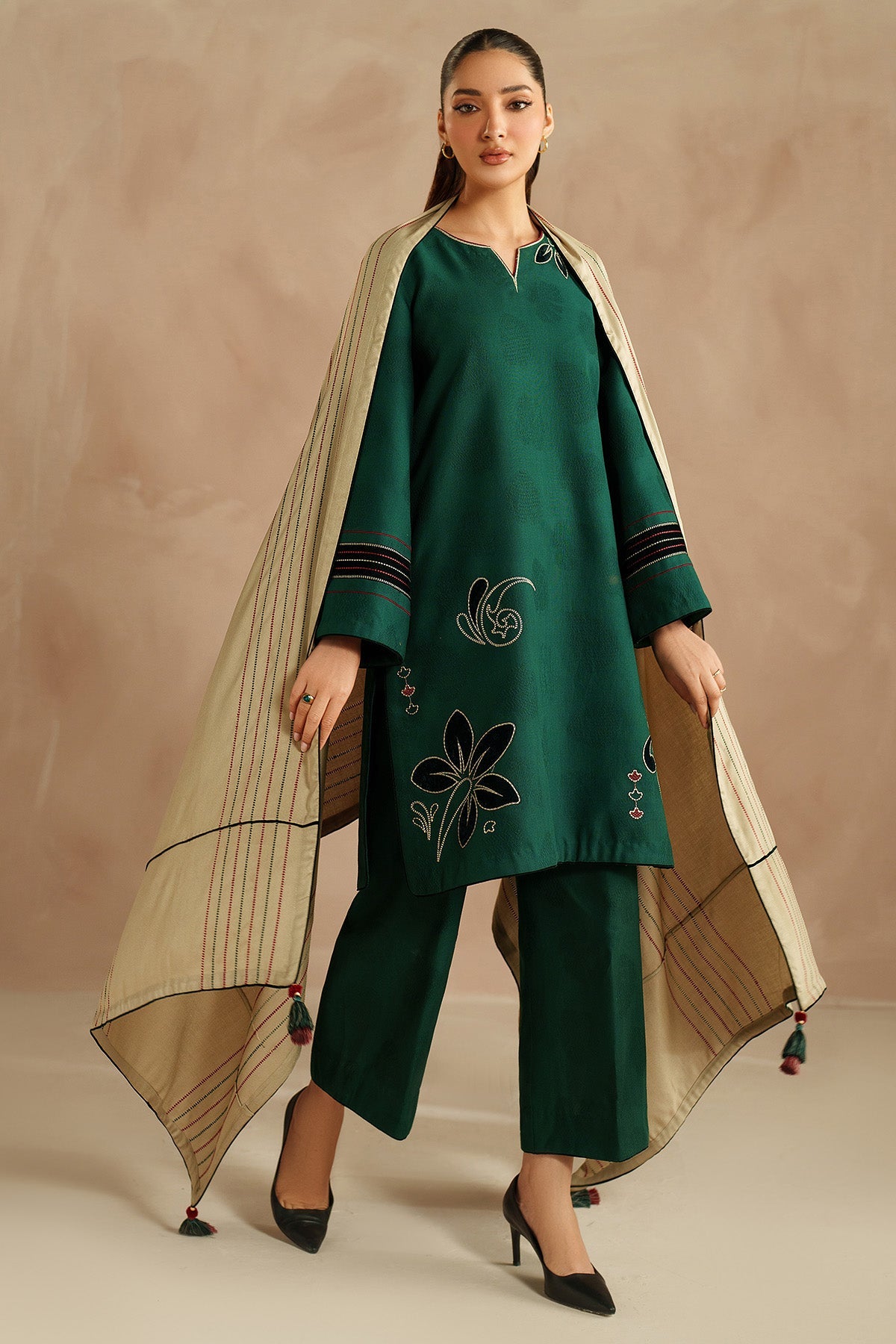 EMBROIDERED JACQUARD KHADDAR UW-0168
