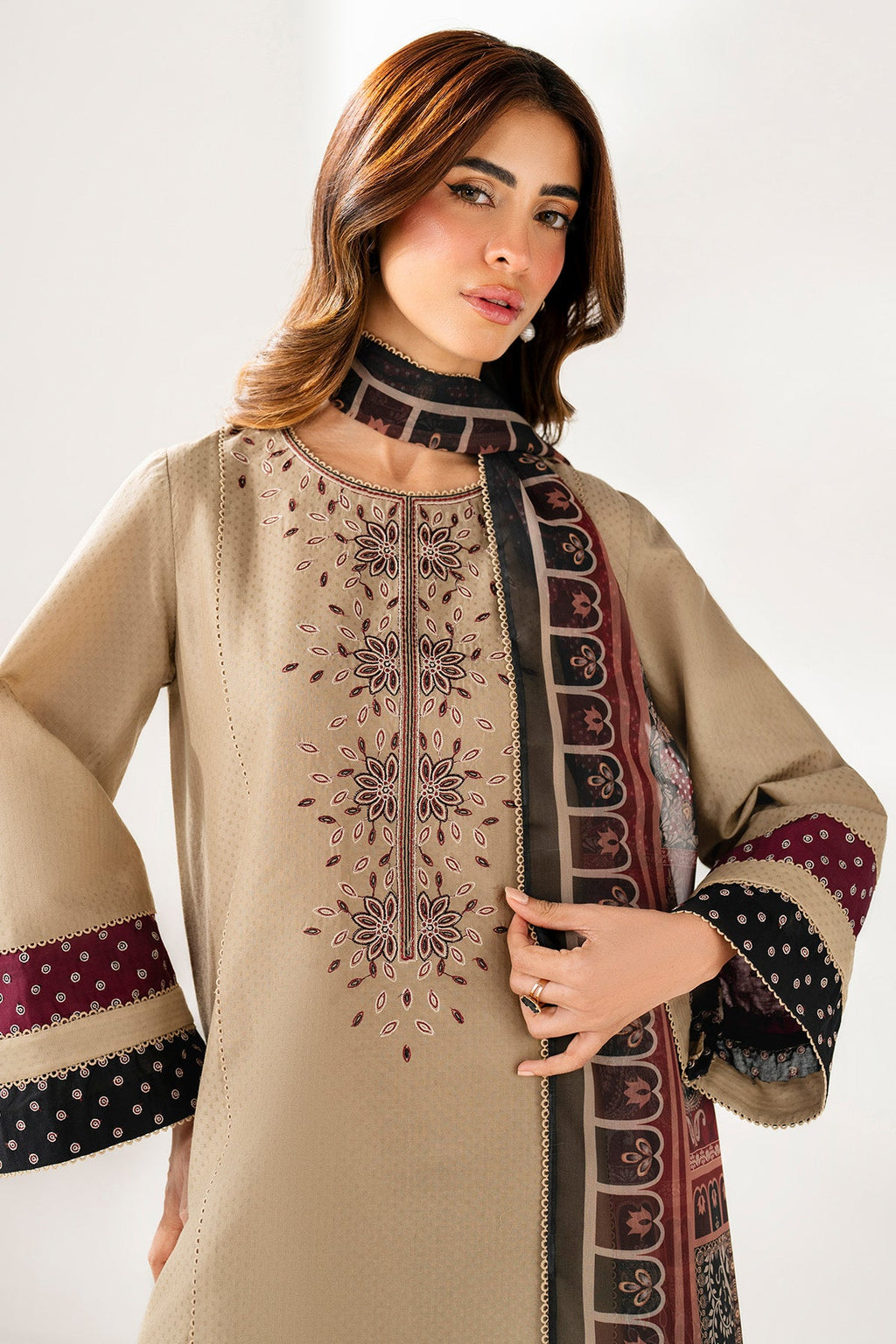 EMBROIDERED LAWN USE-9246
