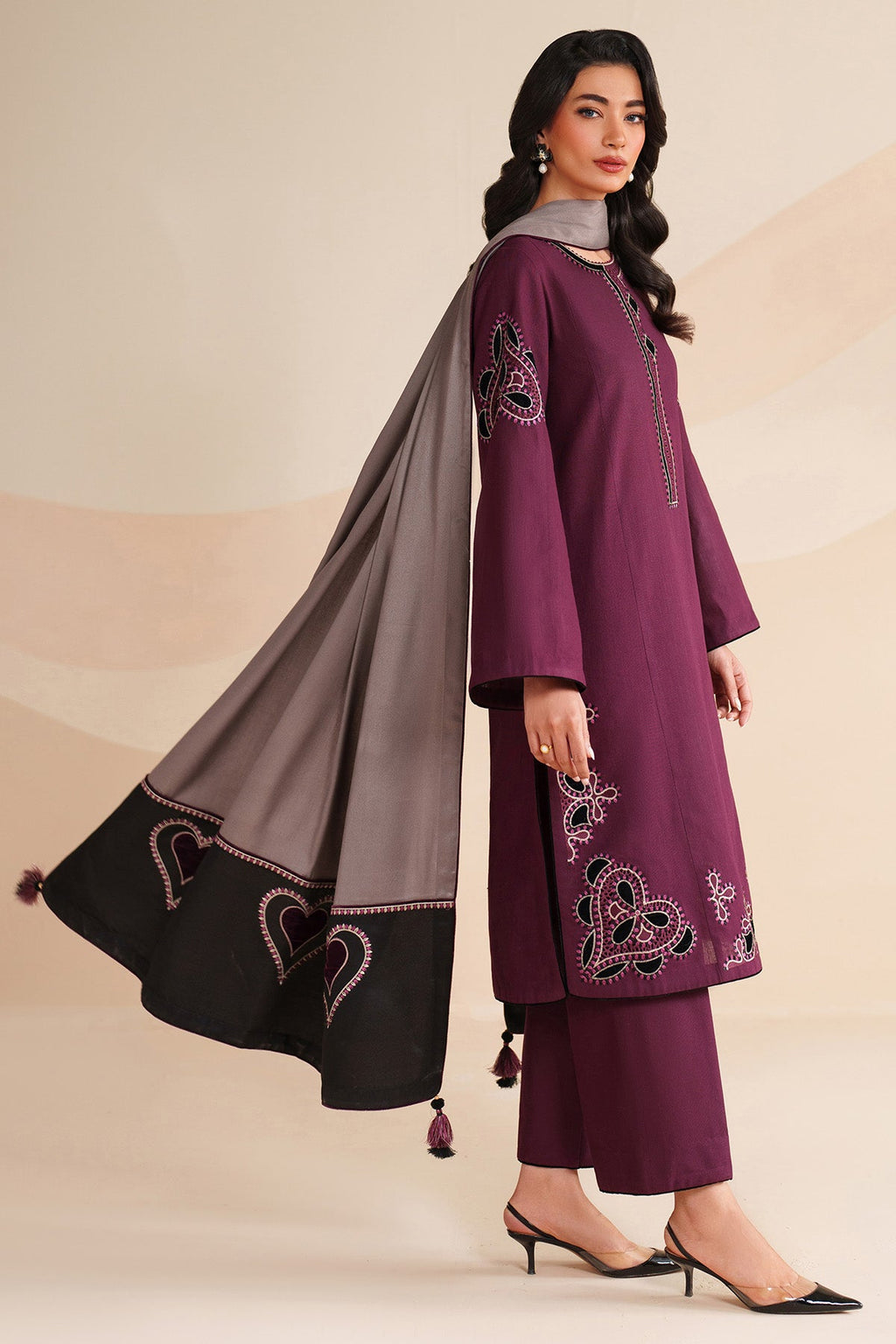 EMBROIDERED KHADDAR UW-0218