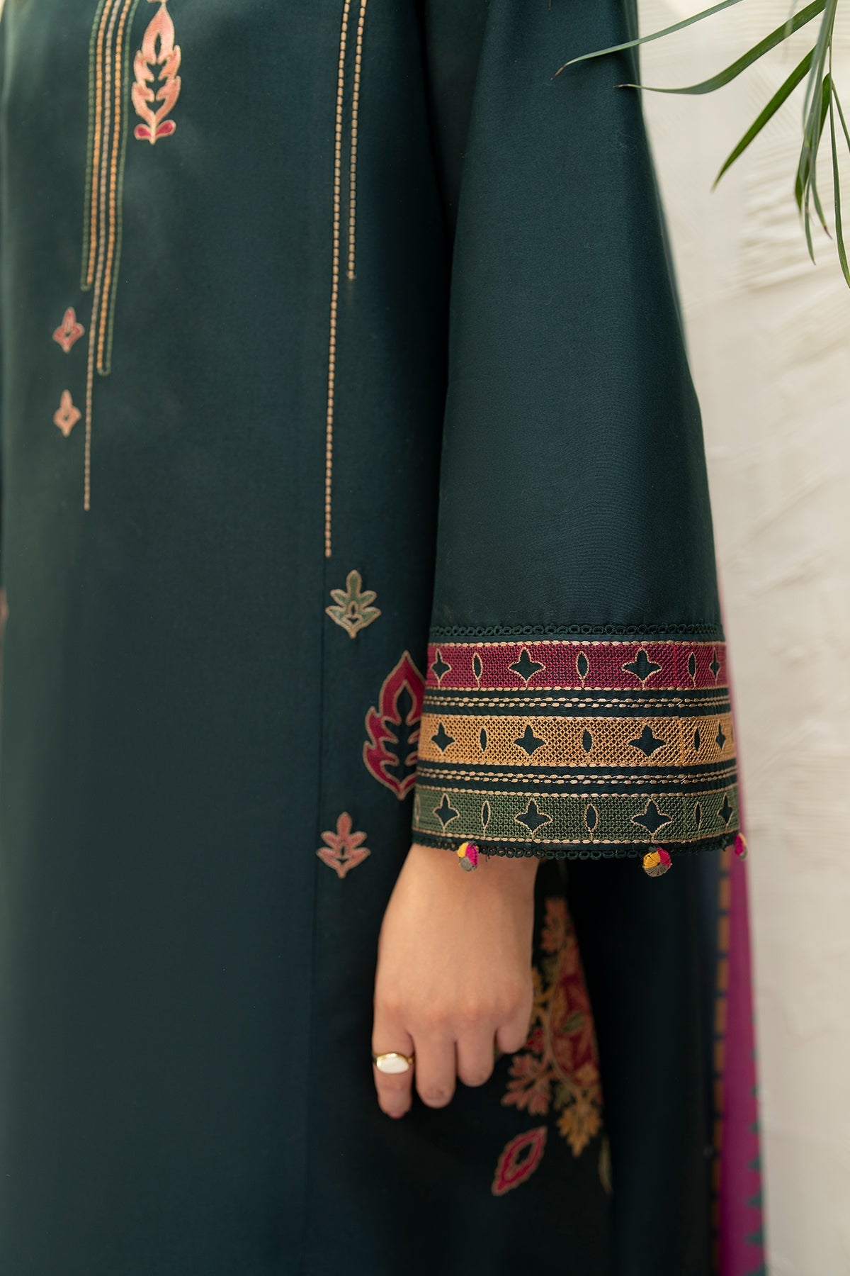 EMBROIDERED LAWN USE-9207
