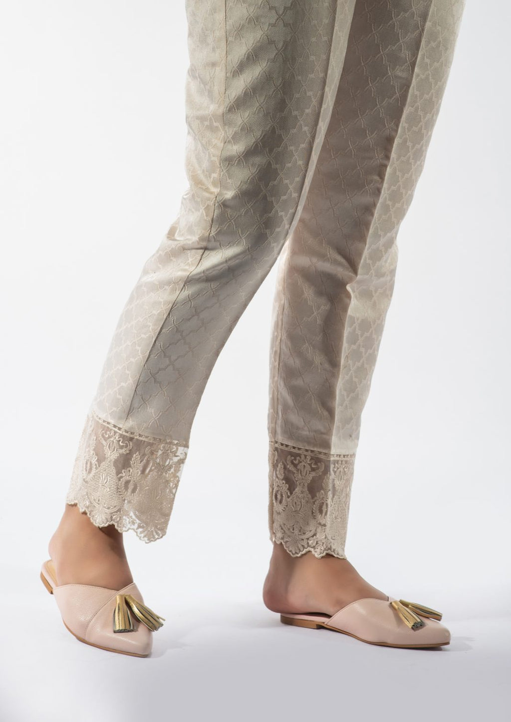 DT-0985 Off White