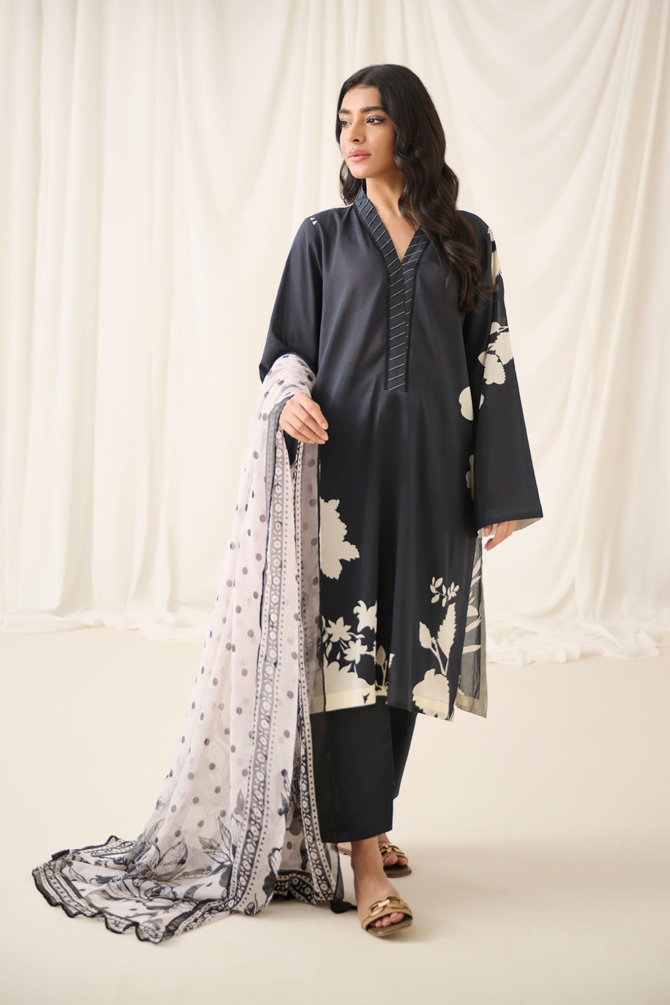 DU-3159 - BLACK -  PRINTED LAWN - 3PCS