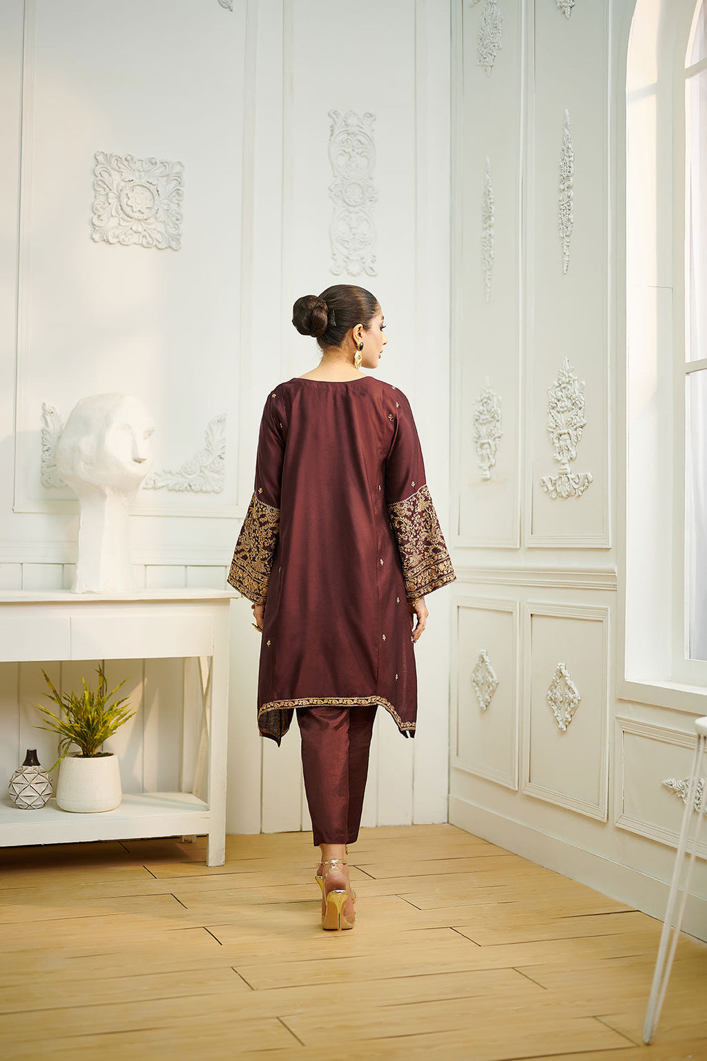 DA-1613 MAROON EMBROIDERED KURTA