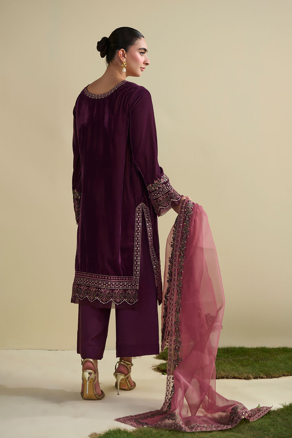 FW25DD-2805  MAGENTA  EMBROIDERED  DUPATTA