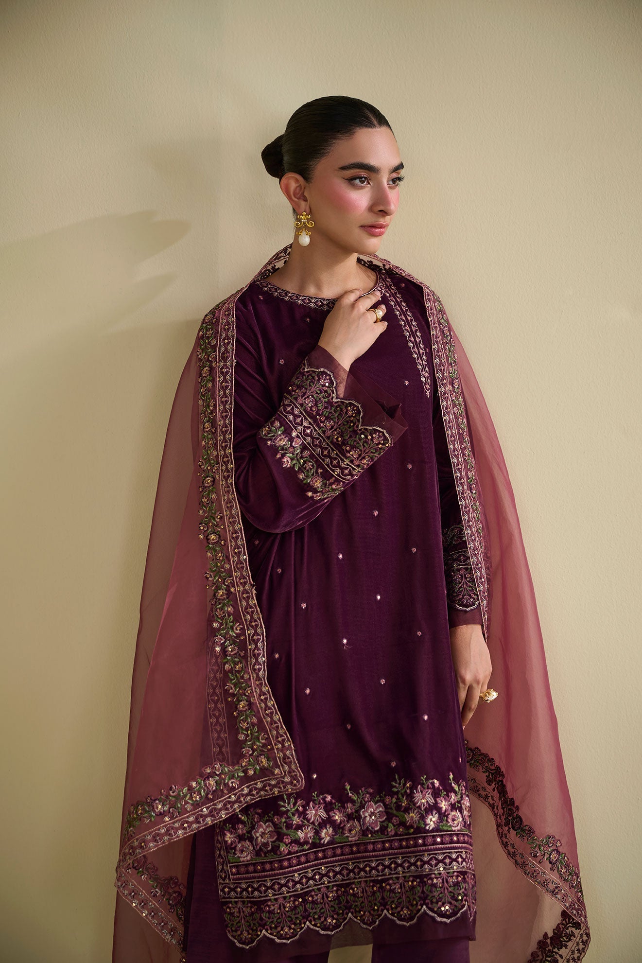 FW25DD-2805  MAGENTA  EMBROIDERED  DUPATTA