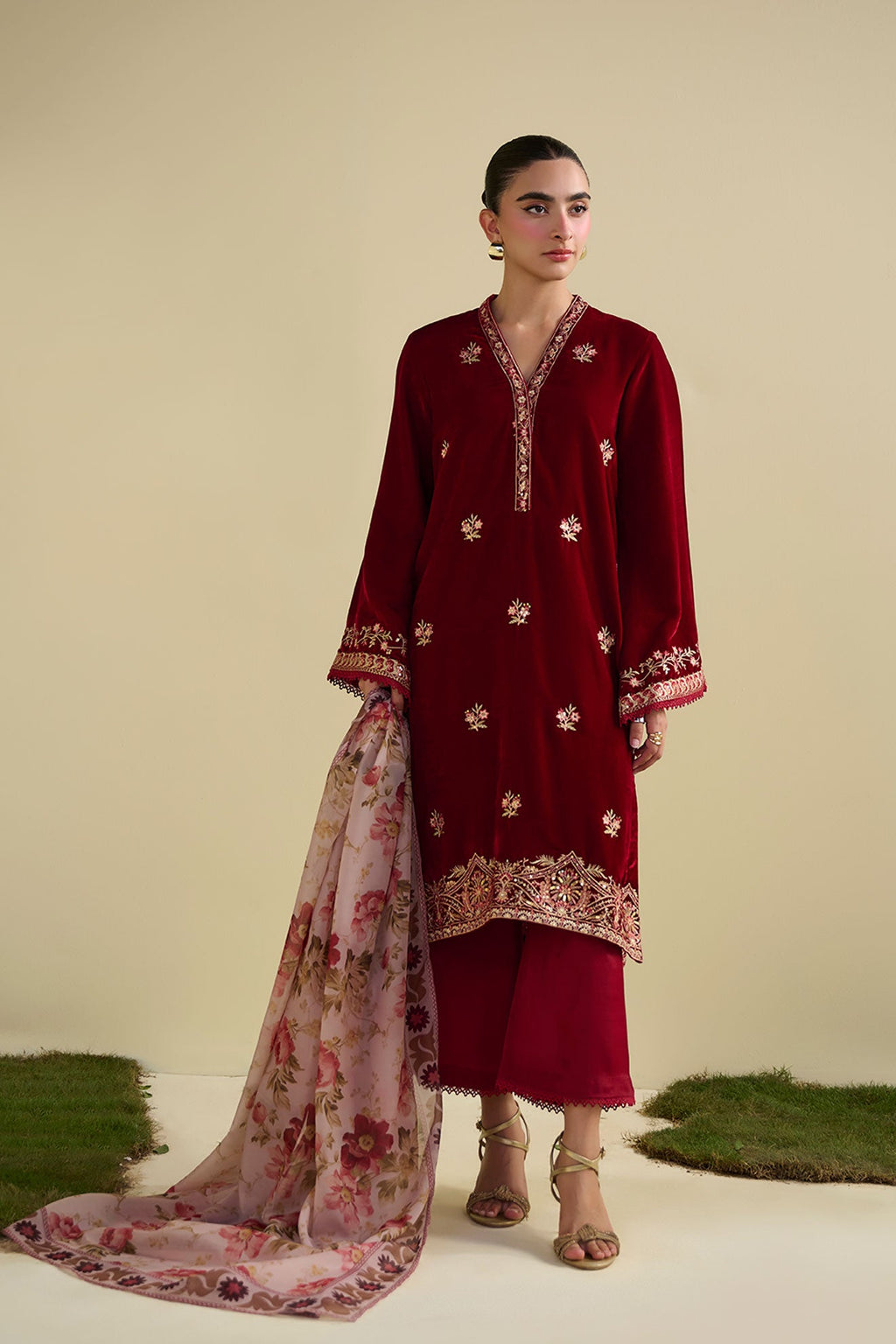 FW25DA-2828   MAROON  2PCS  EMBROIDERED KURTA WITH TROUSER