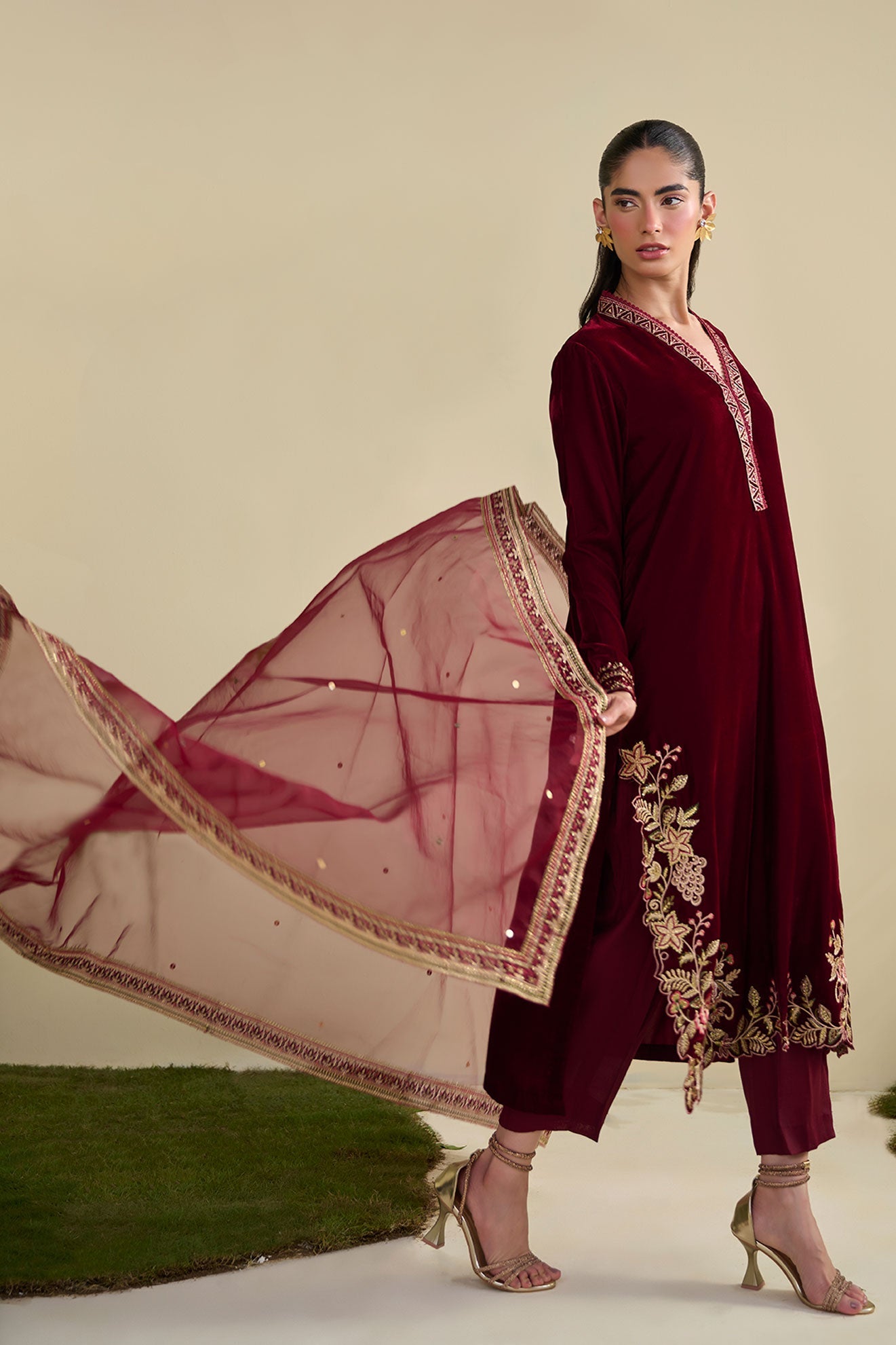 FW25DA-2832   MAROON  2PCS  EMBROIDERED KURTA WITH TROUSER