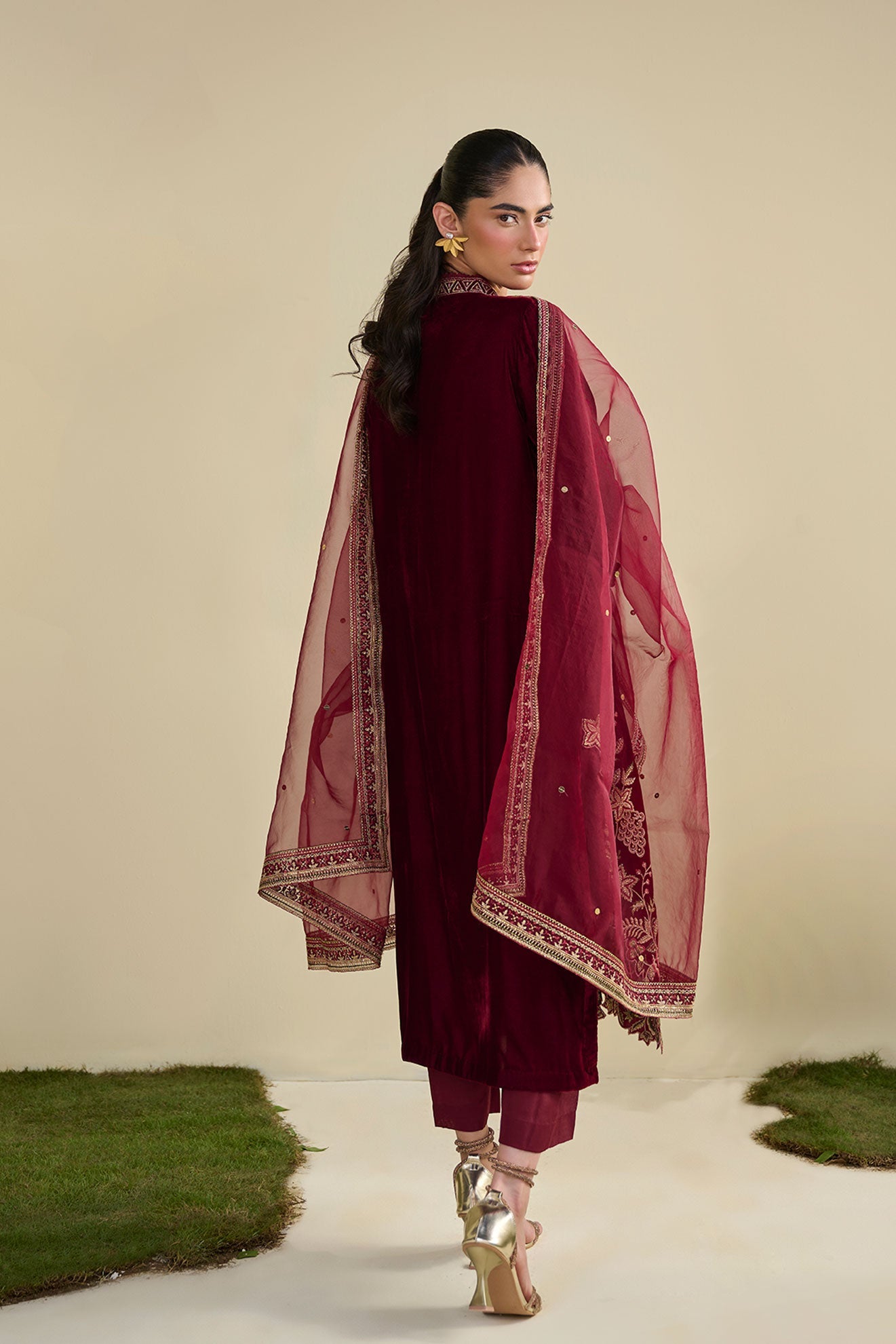 FW25DA-2832   MAROON  2PCS  EMBROIDERED KURTA WITH TROUSER