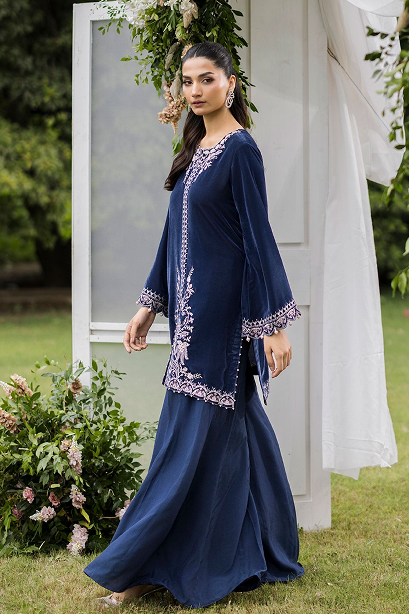 FW25DA-2834   GREY  2PCS  EMBROIDERED KURTA WITH TROUSER