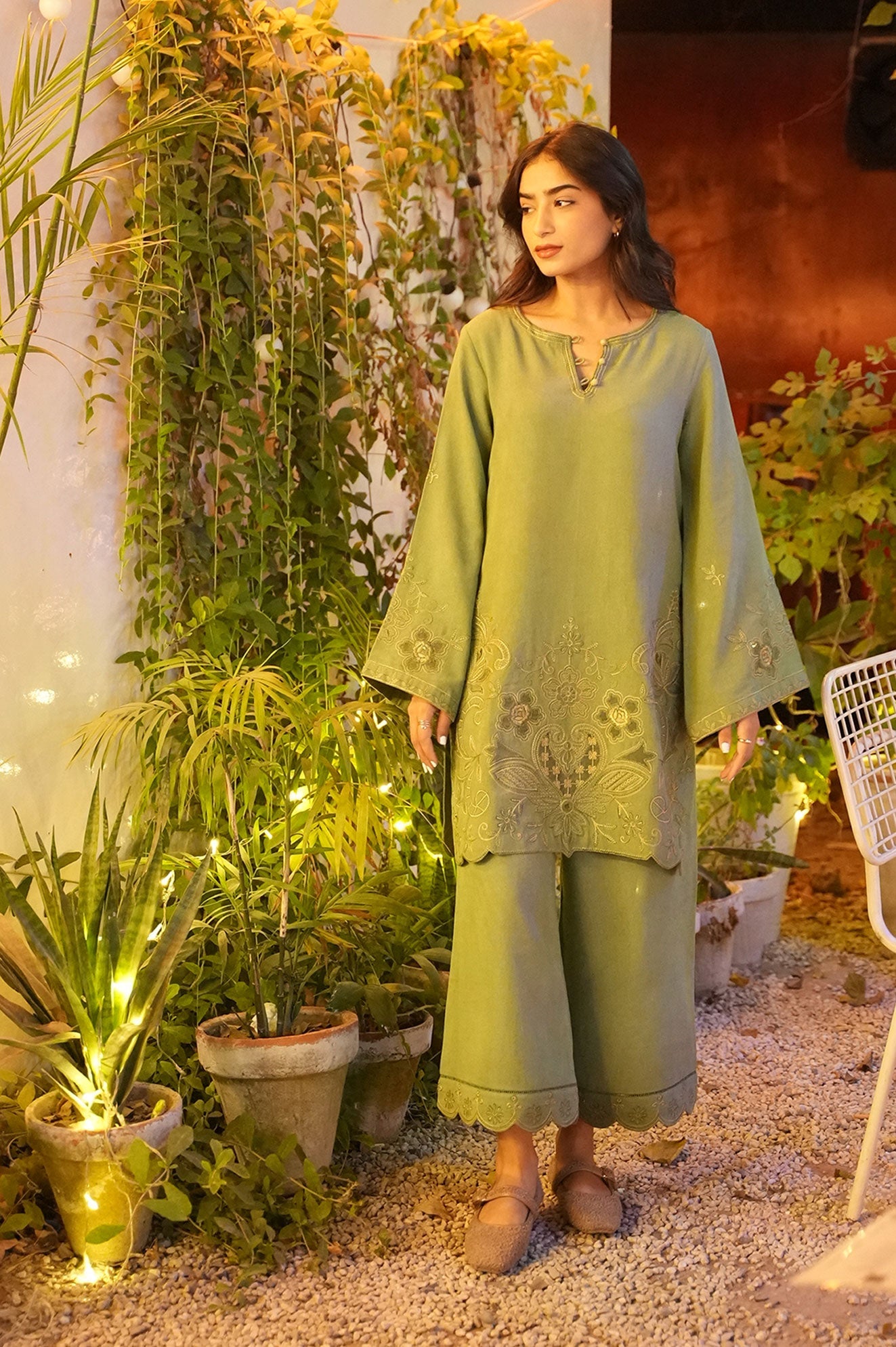 FW25DC-2882 GREEN 2PCS  EMBROIDERED KURTA WITH TROUSER