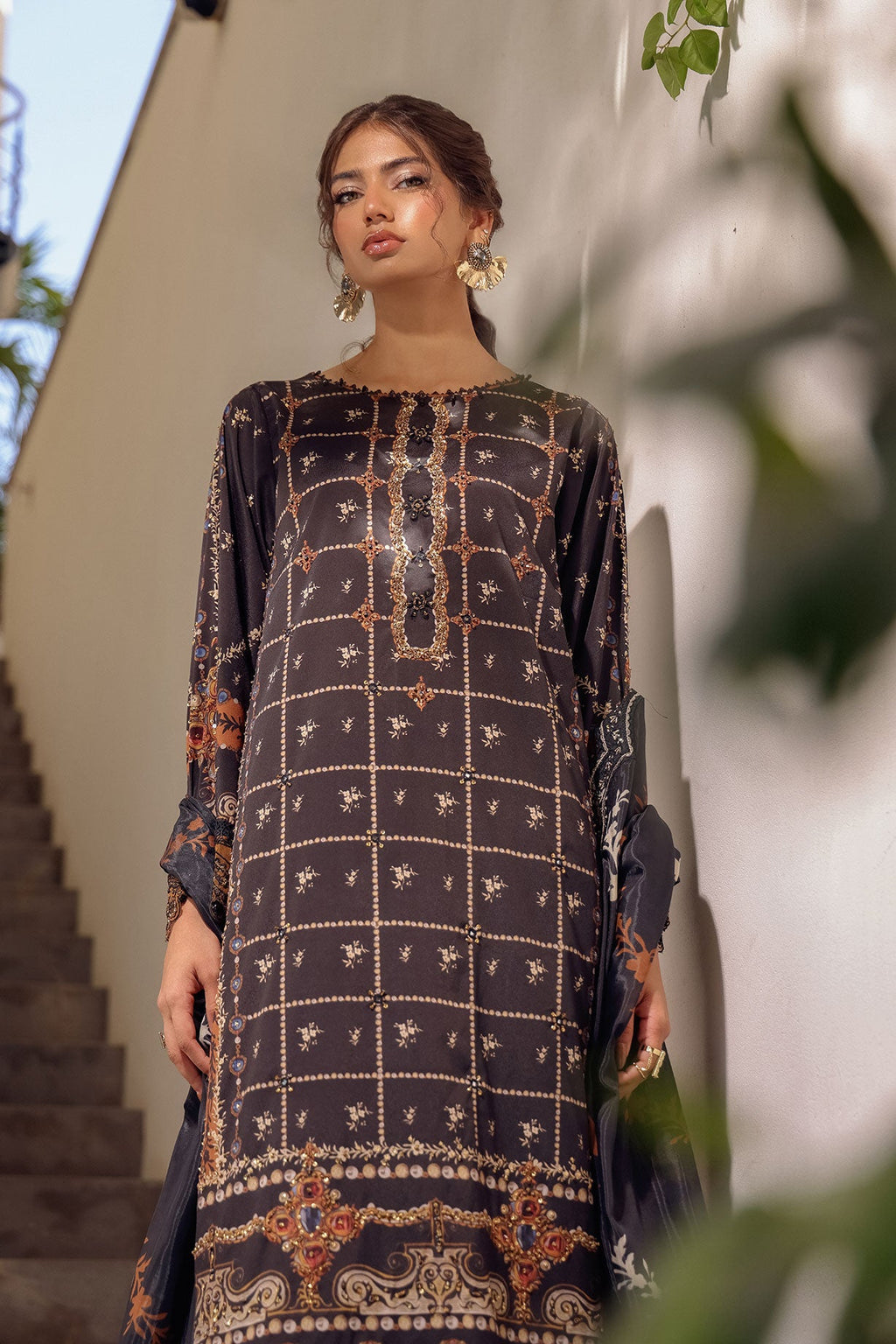 SS24DA-2511 BLACK 2PCS HAND EMBELLISHED  SHIRT WITH TROUSER
