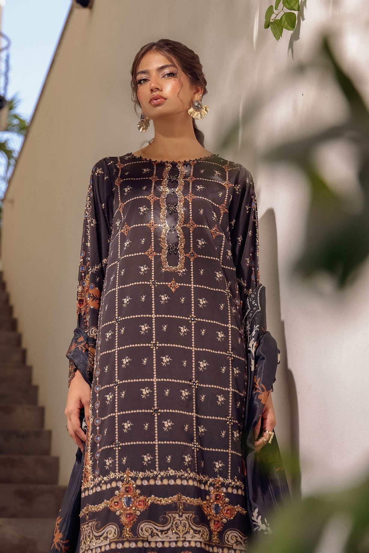 SS24DA-2511 BLACK 2PCS HAND EMBELLISHED  SHIRT WITH TROUSER