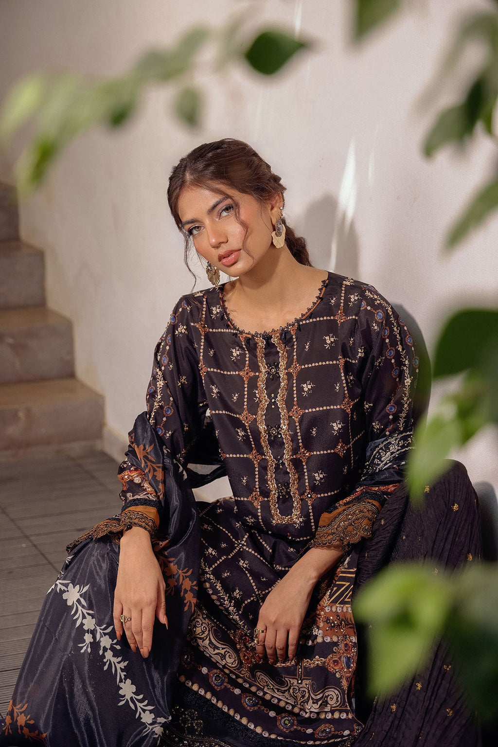 SS24DA-2511 BLACK 2PCS HAND EMBELLISHED  SHIRT WITH TROUSER