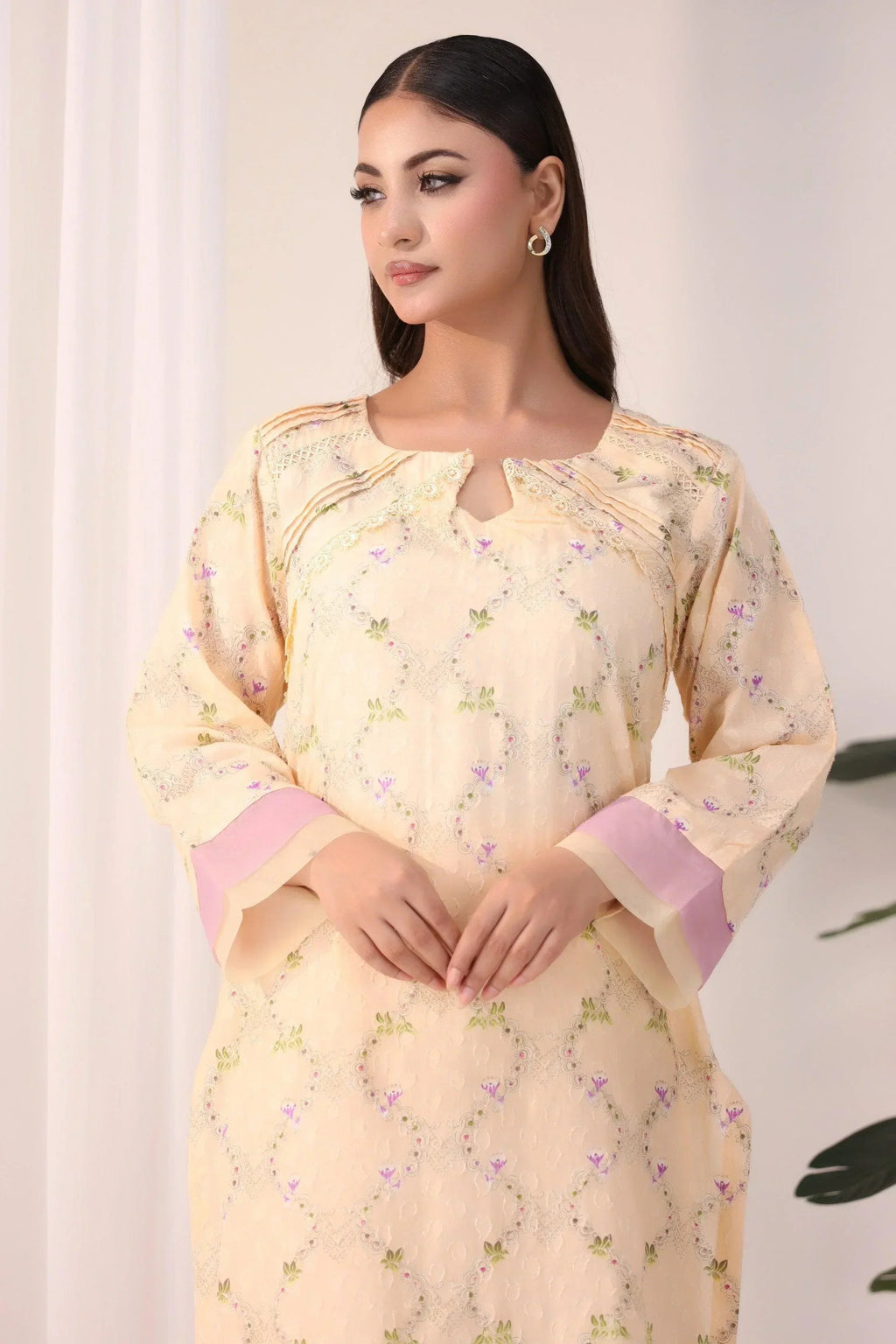 AR-NP-03-shadab