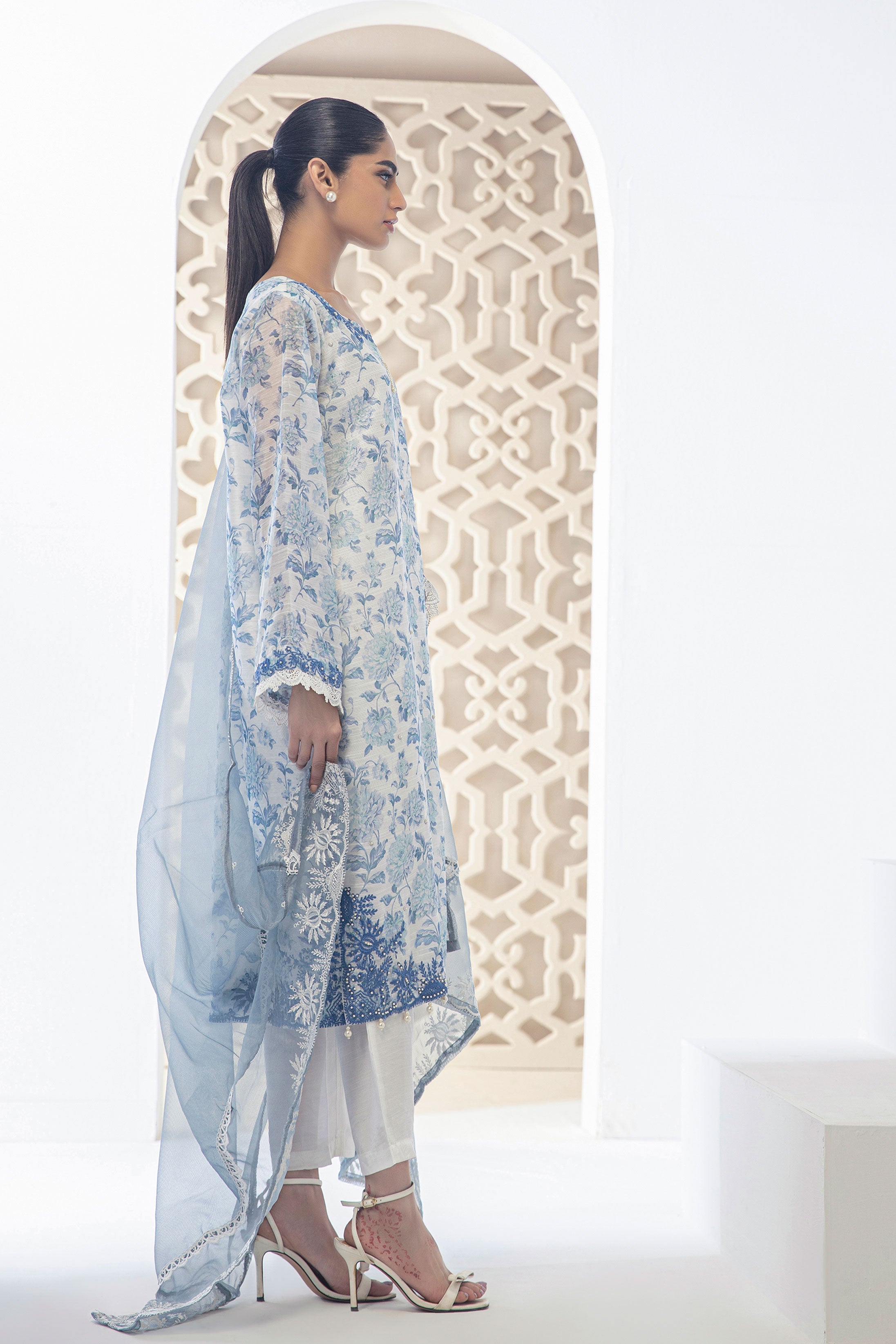DA-2070 SKY BLUE EMBROIDERED KURTA